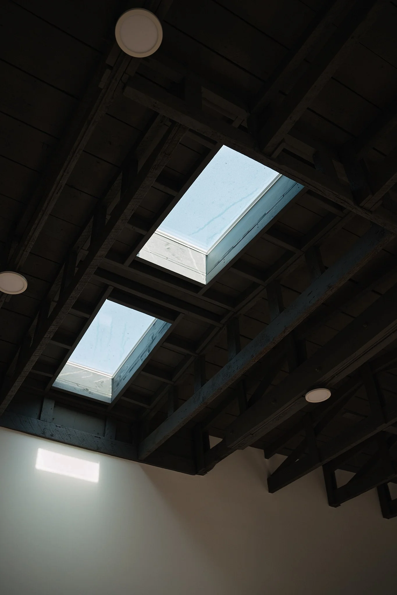 the-space-oc-studio-3-skylight-ceiling-natural-light-studio-orange-county.jpg