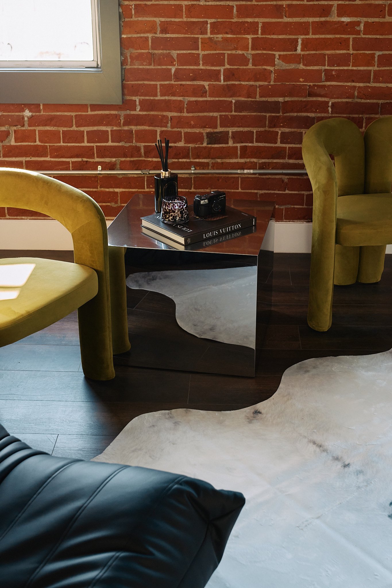 the-space-oc-studio-3-velvet-chairs-mirrored-table-creative-studio-orange-county.jpg