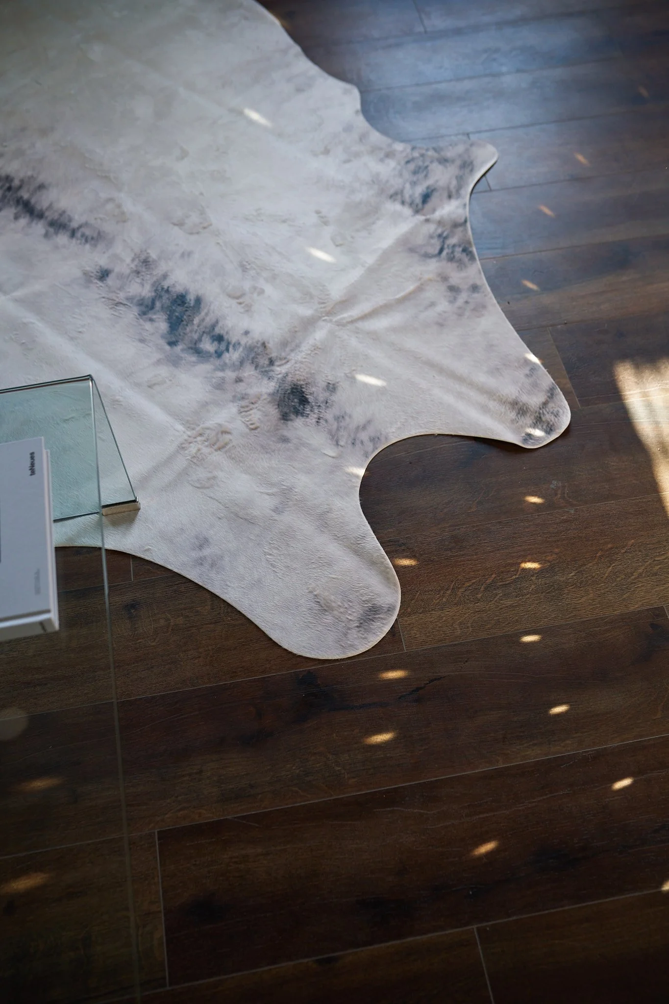 the-space-oc-studio-3-cowhide-rug-hardwood-floor-photo-studio-orange-county.jpg