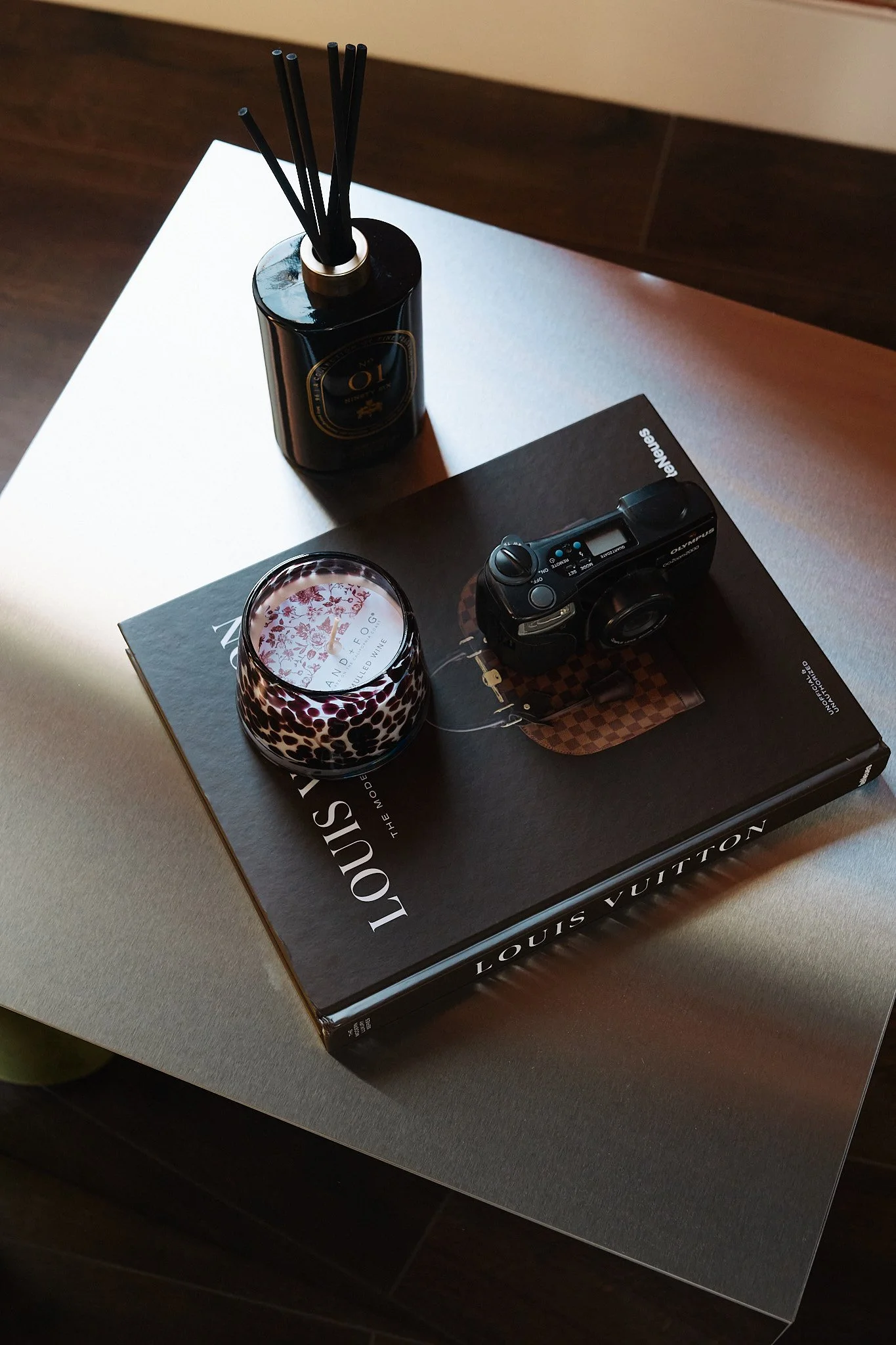 the-space-oc-studio-3-styling-props-flat-lay-photo-studio-orange-county.jpg