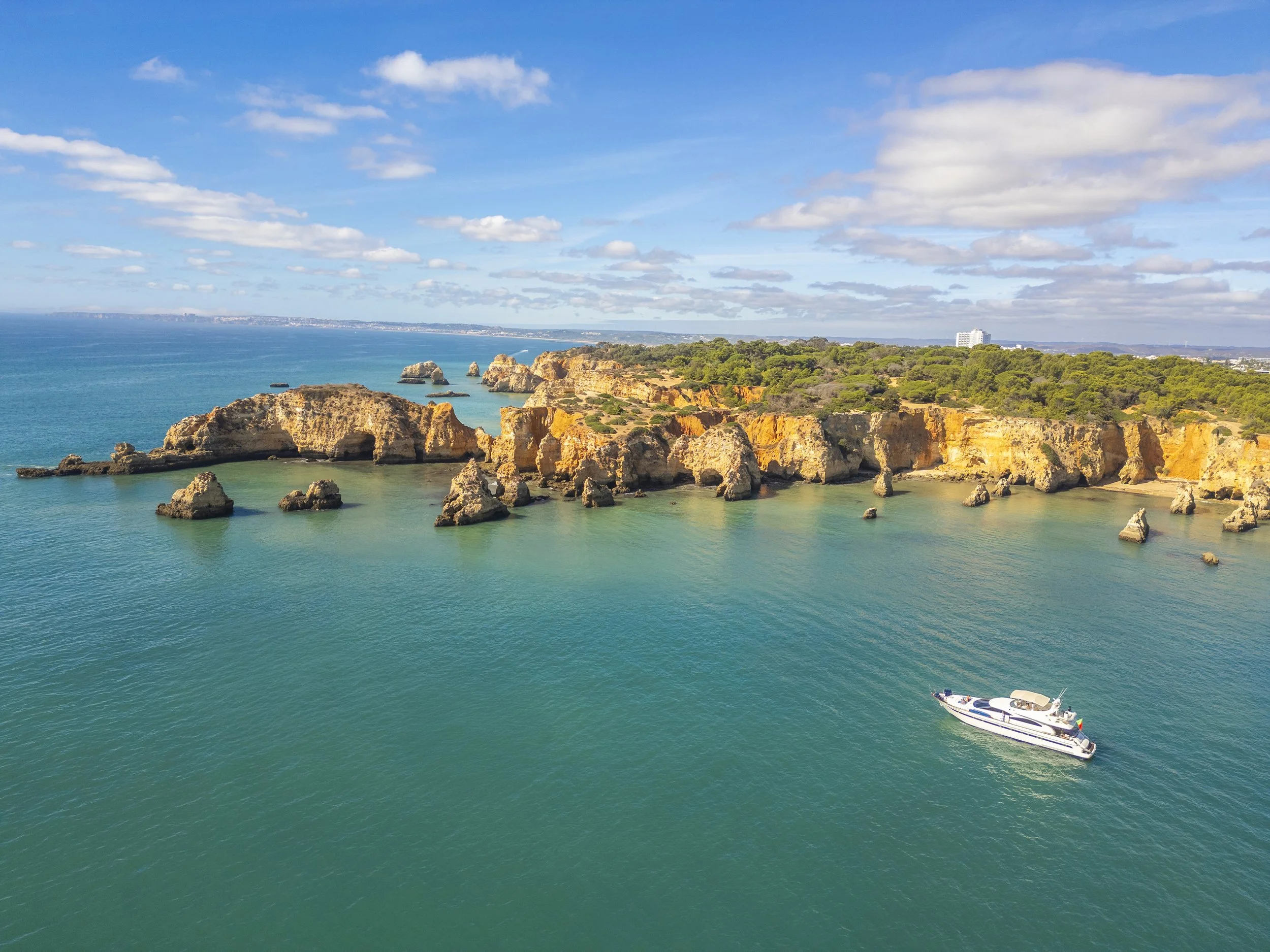 PREMIUM YACHT ACALI — Portiate Charters