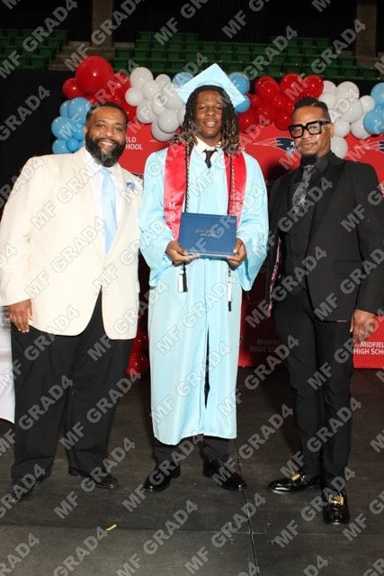 MF GRAD4 Medium.jpeg