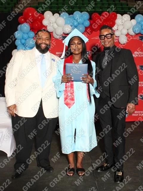 MF GRAD22 Medium.jpeg