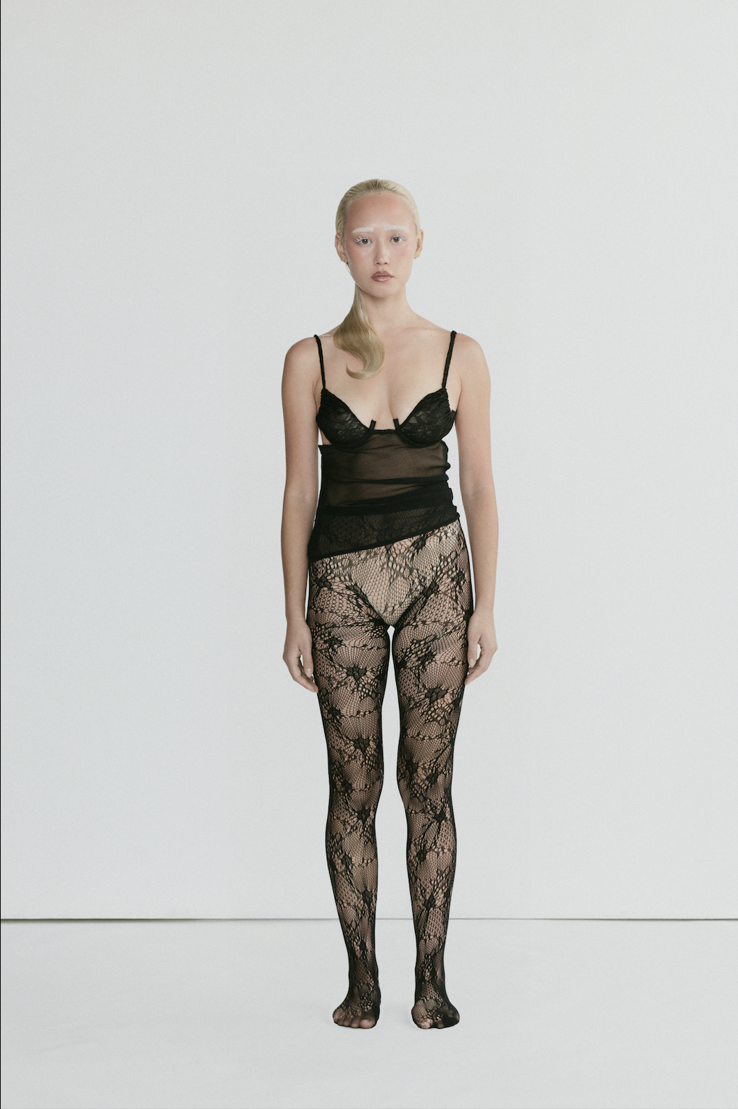 REARD_LACE_STOCKING_FRONT.png