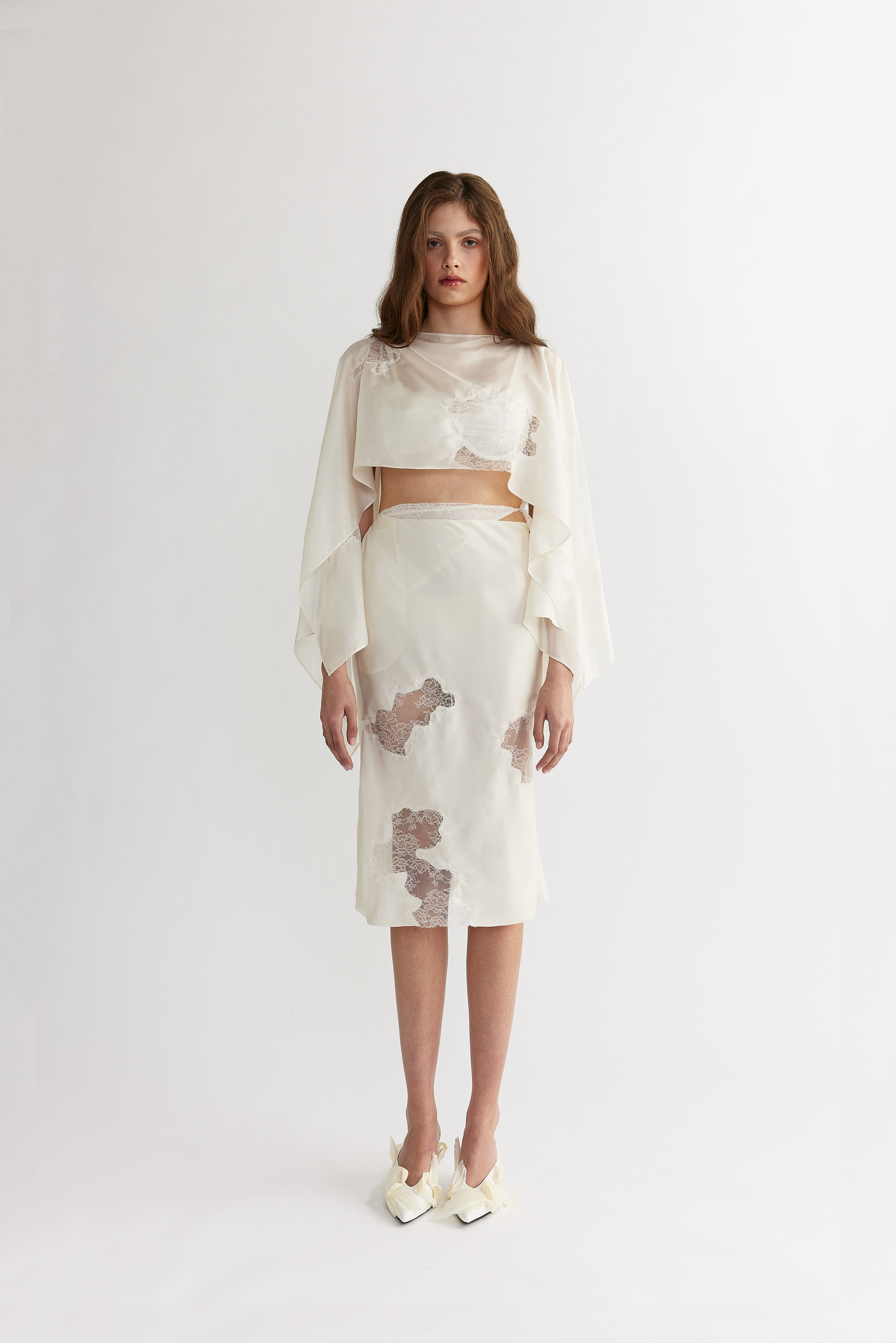 ANAIS_PLACEMENT_SHAWL_FRONT_26090910369.png