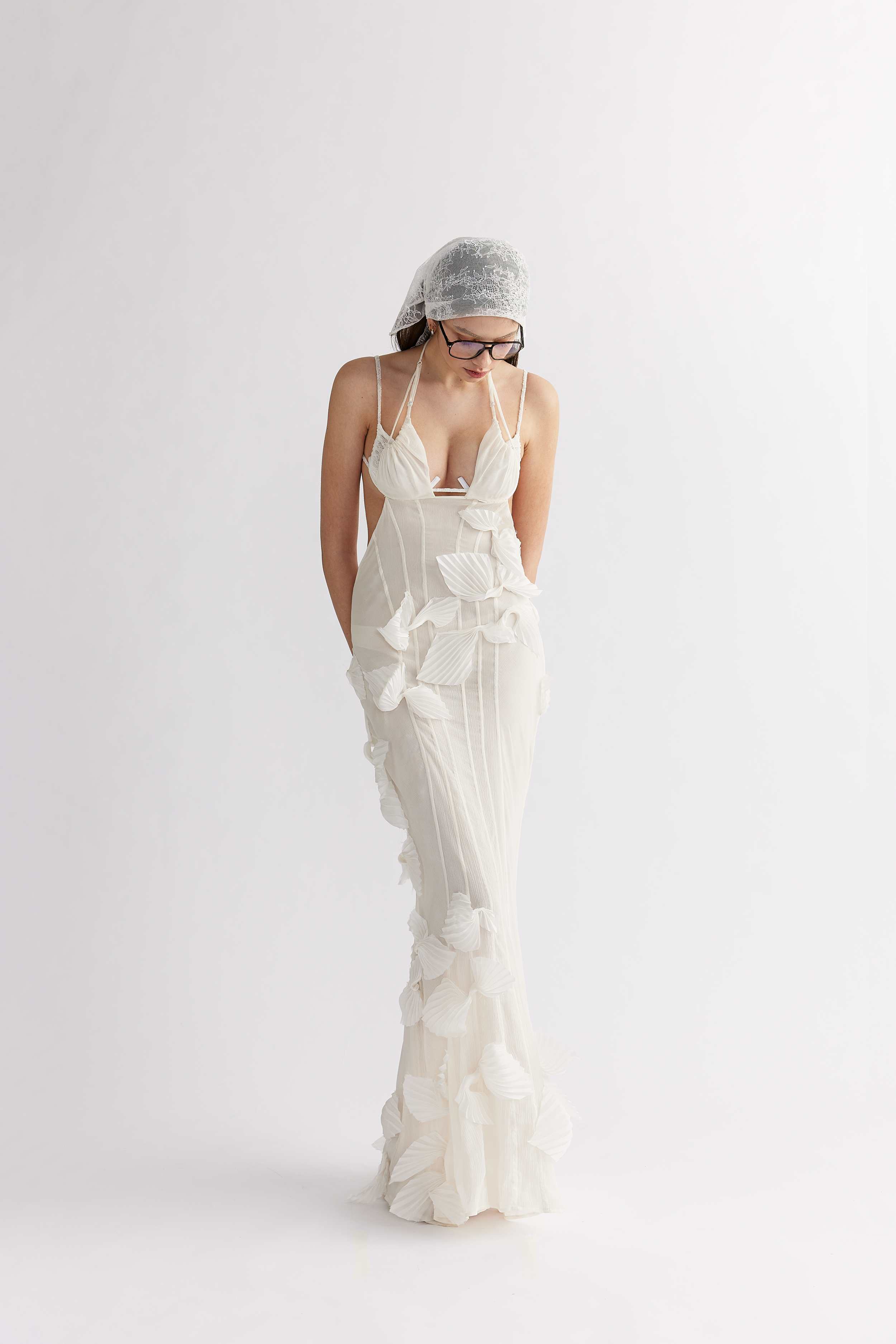 QUYEN_INTIMATE_PLEAT_GOWN_FRONT_2_26090911301.png