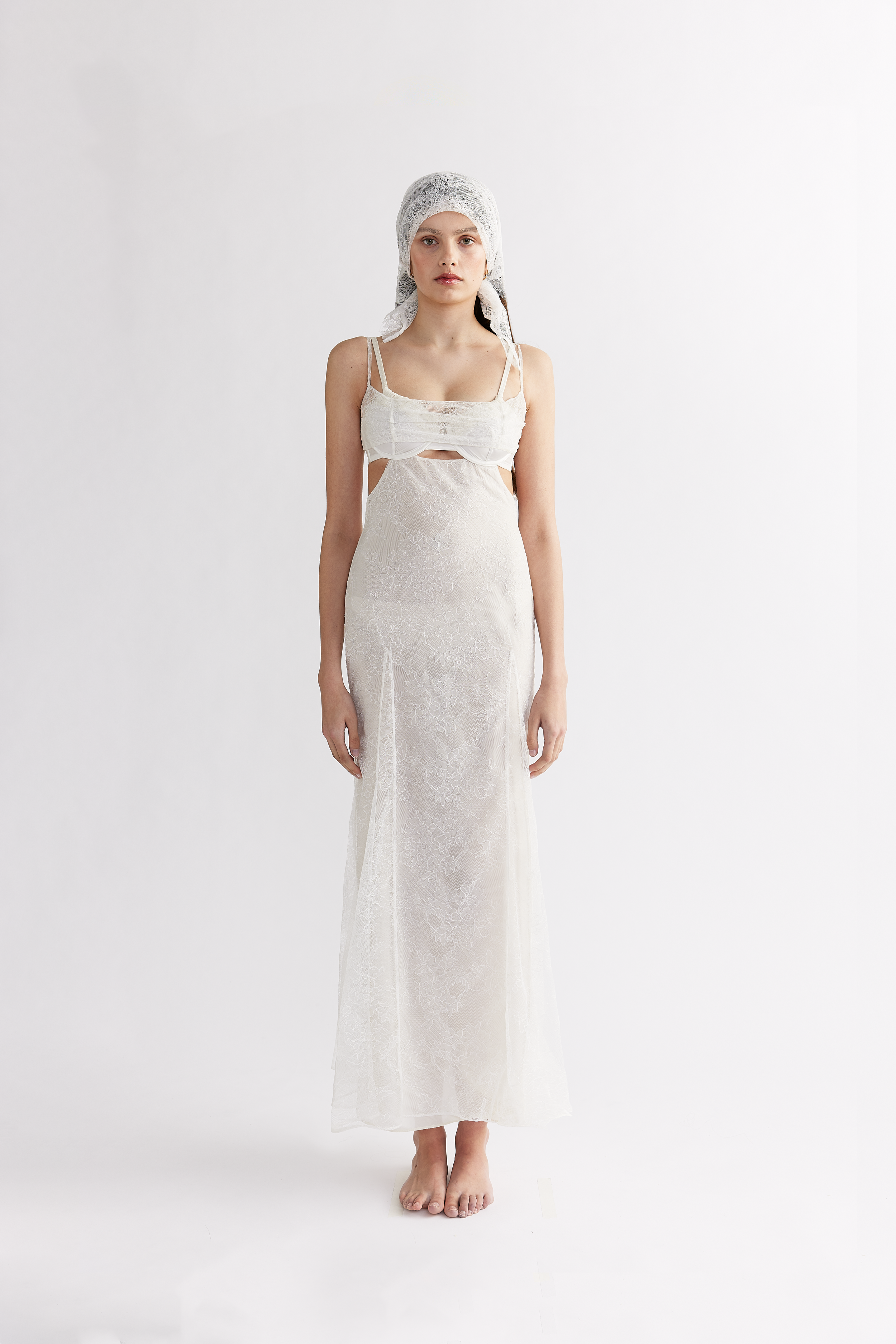 QUYEN_LACE_GODET_DRESS_FRONT_26090911239.png