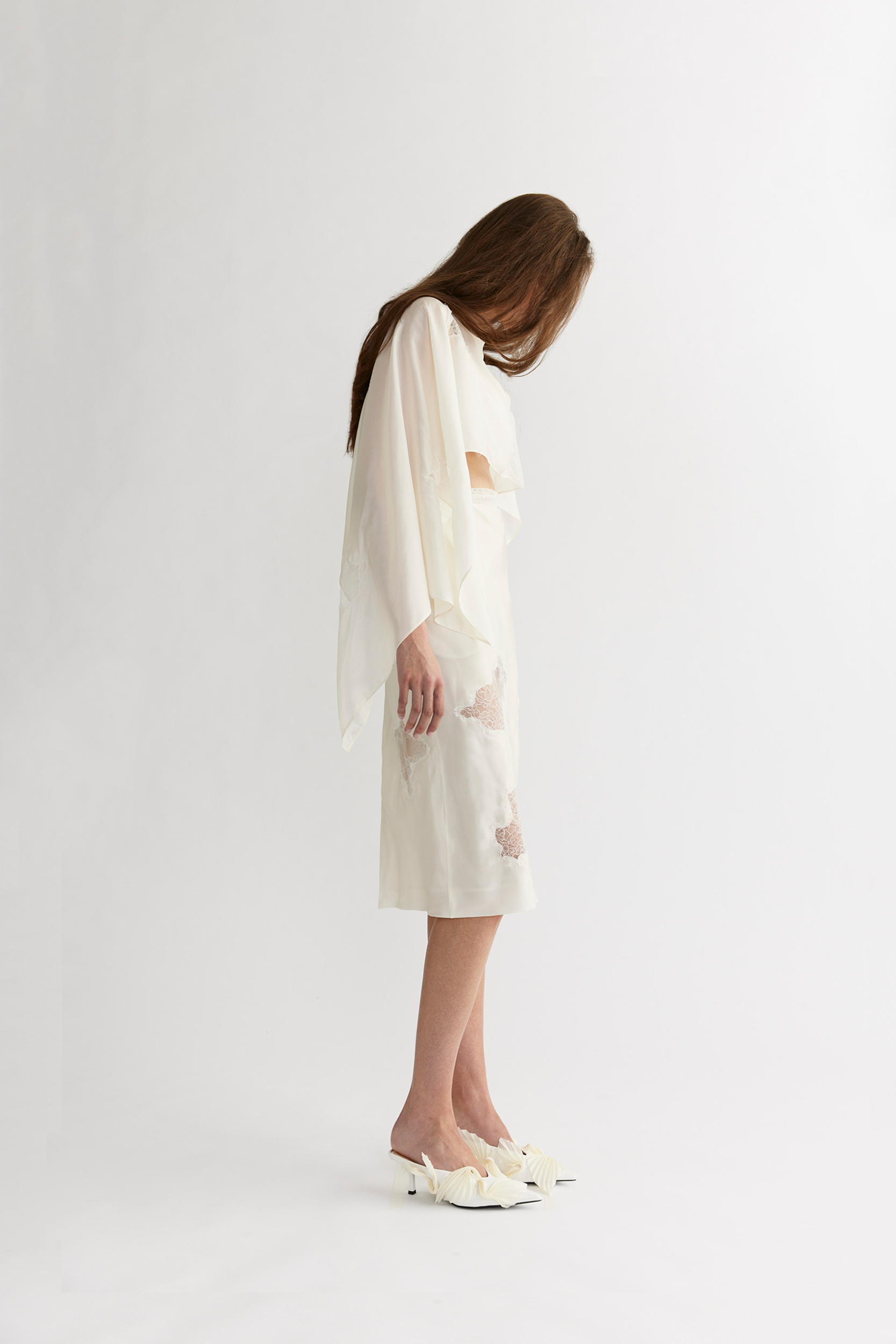 ANAIS_PLACEMENT_SHAWL_SIDE_26090910398.png