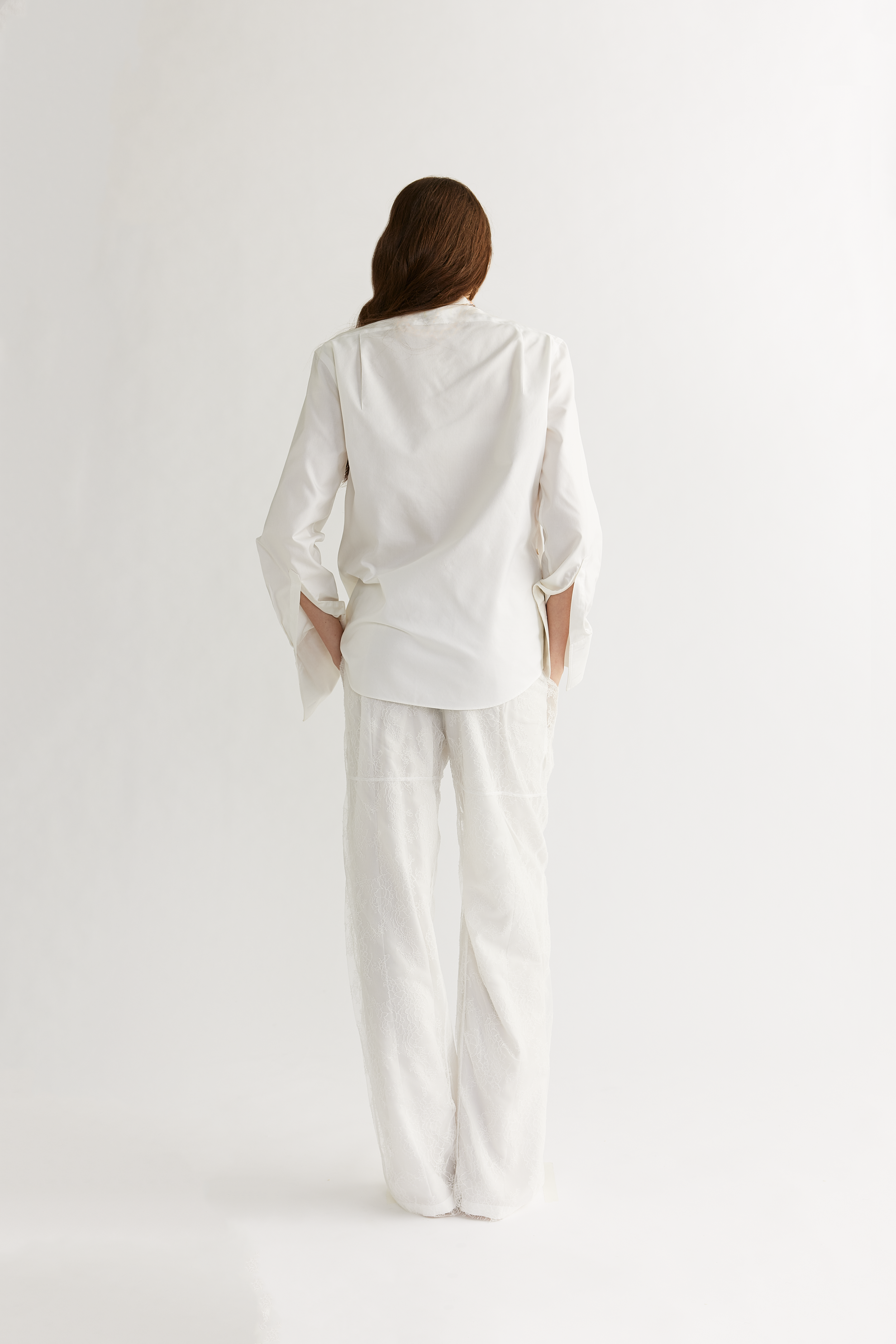 2QUYEN_MOMENTO_SHIRT_INVERSE_TROUSER_BACK_2_6090911104.png