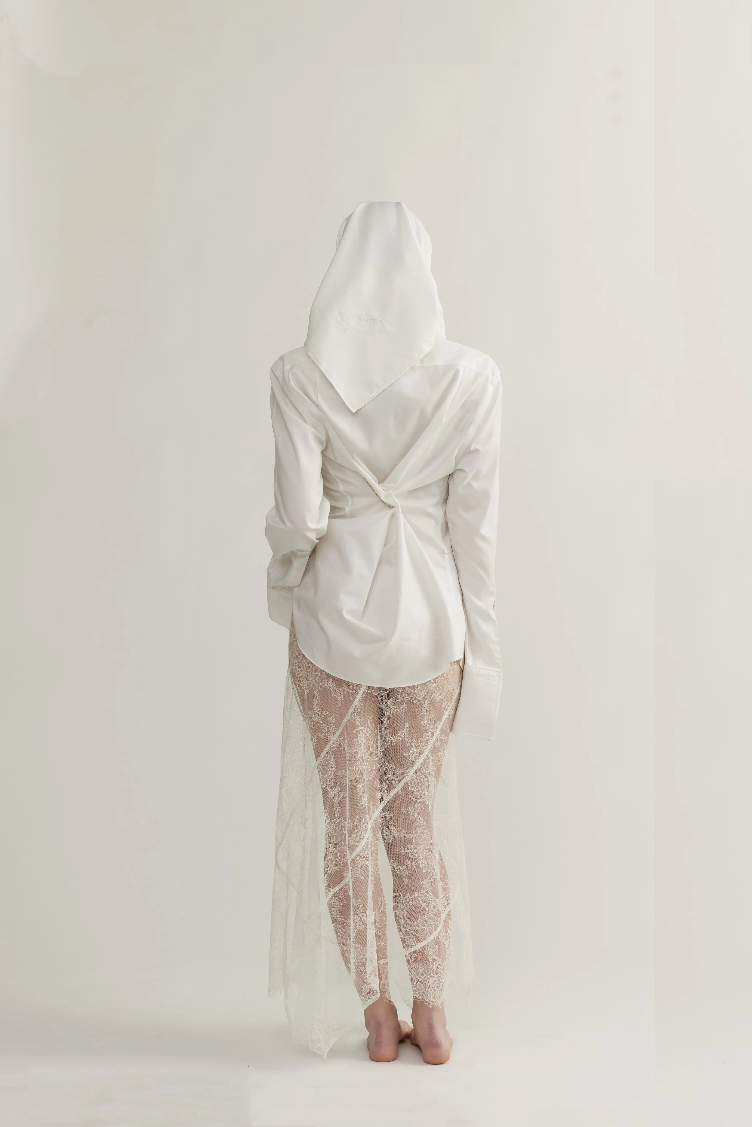 SS26_QUYEN_REARD_EMBROIDERED_SCARF_2