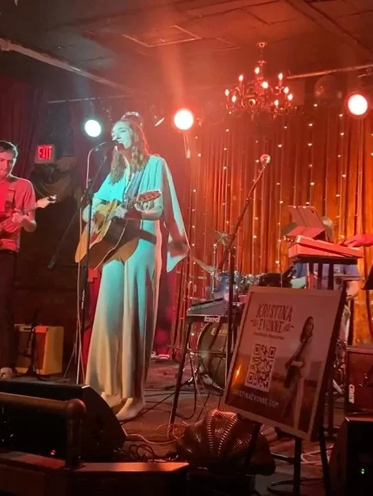 Behind the scenes of Breathe 🩵
We had the best time working on this song! 

Available everywhere you love to listen to music!! 
(And in my bio)

#americanamusic #behindthesong #behindthescenes #studiolife #upcomingartist