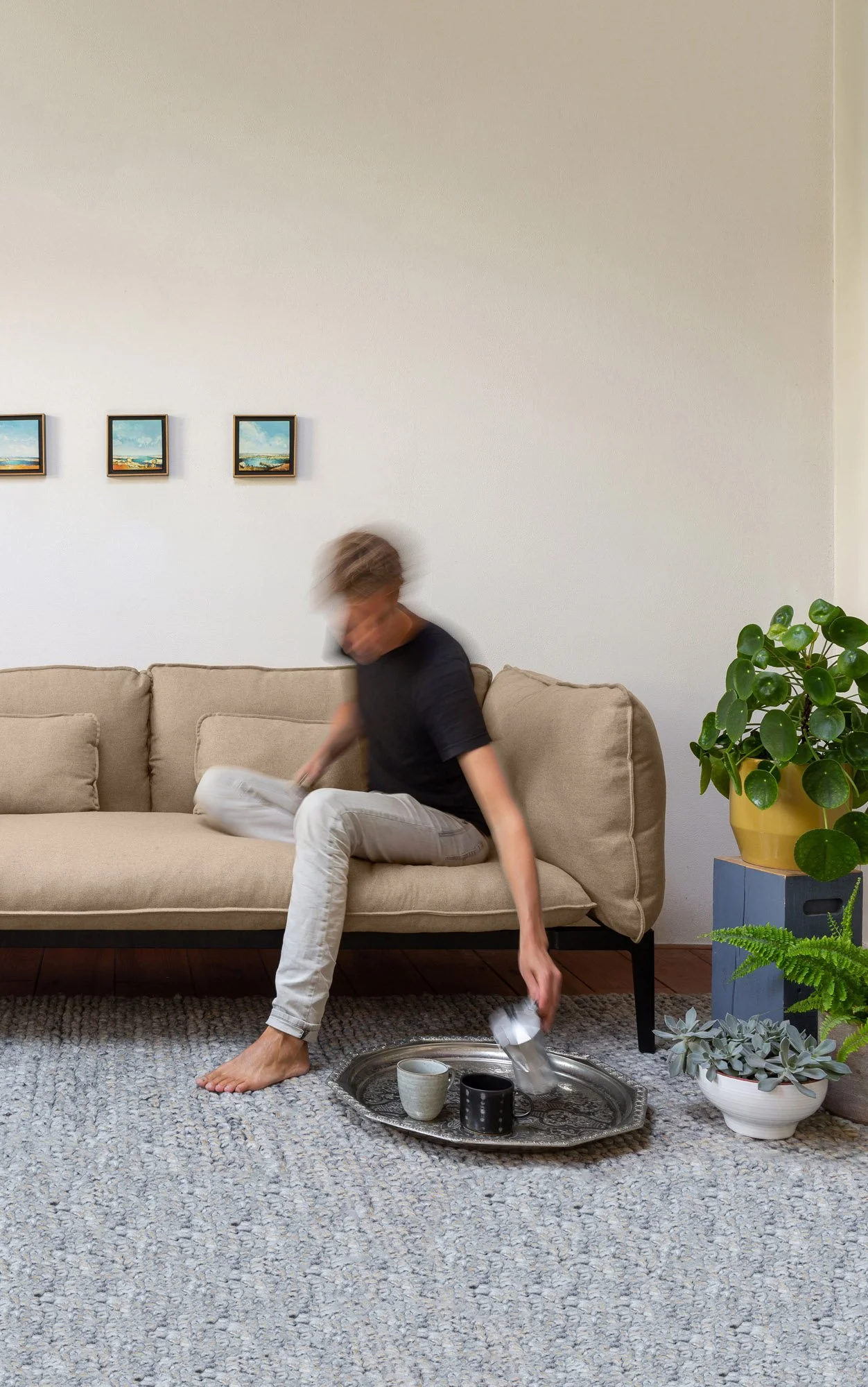 Scandinavisch beige gezinsbank