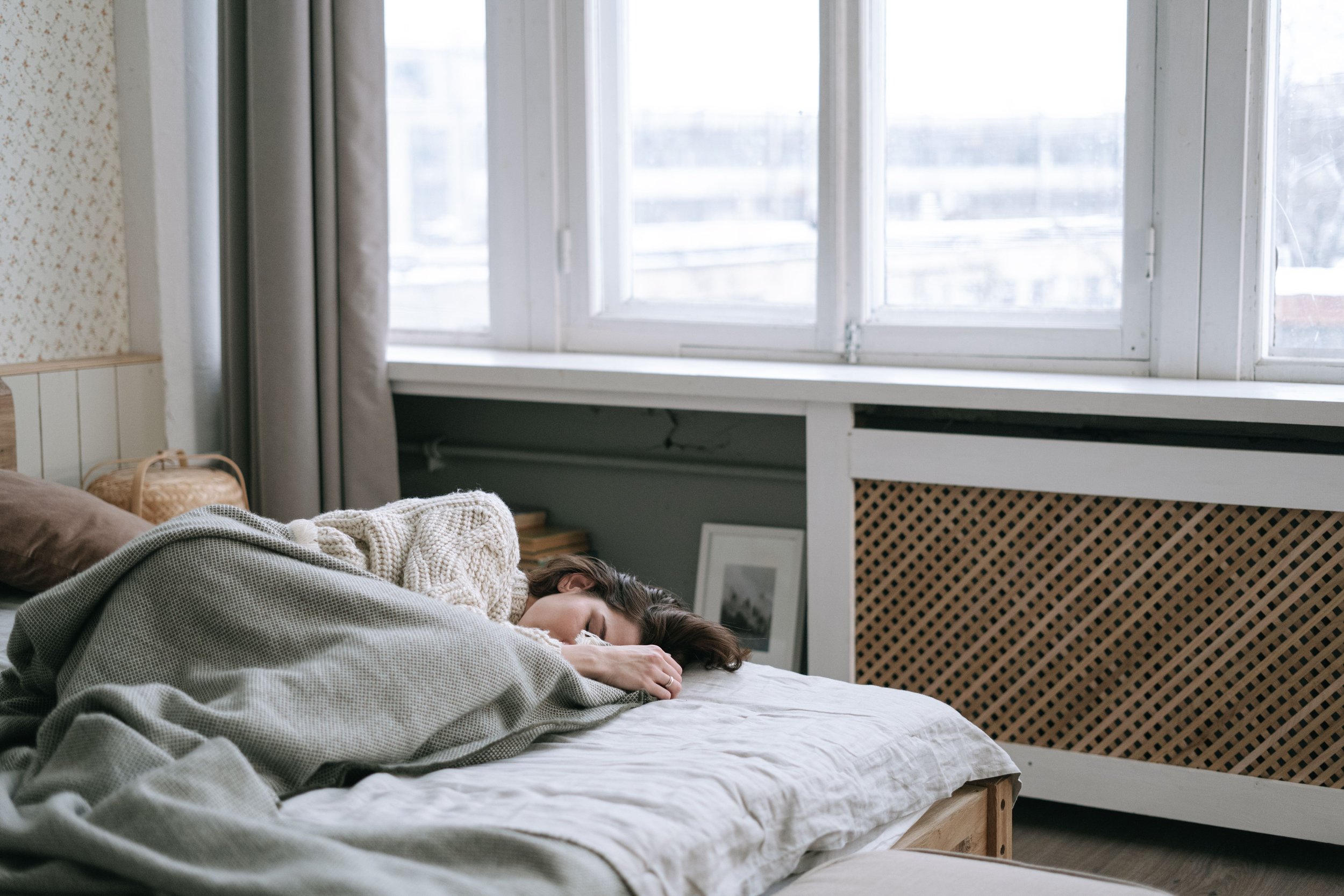 Slecht slapen met endometriose: waarom je moe wakker wordt