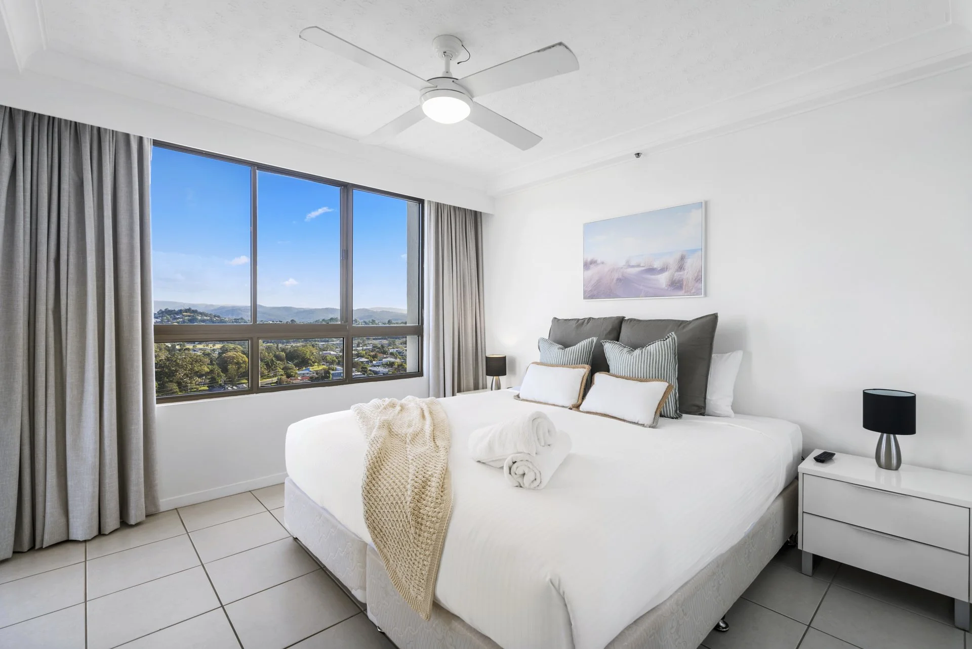 016_Open2view_ID765846-973_Gold_Coast_Highway.jpg