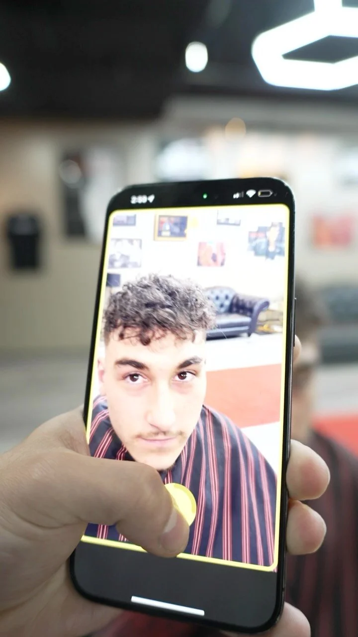 That awkward moment when the clippers stop and the camera starts… and you don’t know where to look 😵‍💫📷
#pov #fyp #skinfade #melbourne #barbershop #100kbarbers #barber #melbournebarber #localbarber #barberlife #scarfadesbarbers #