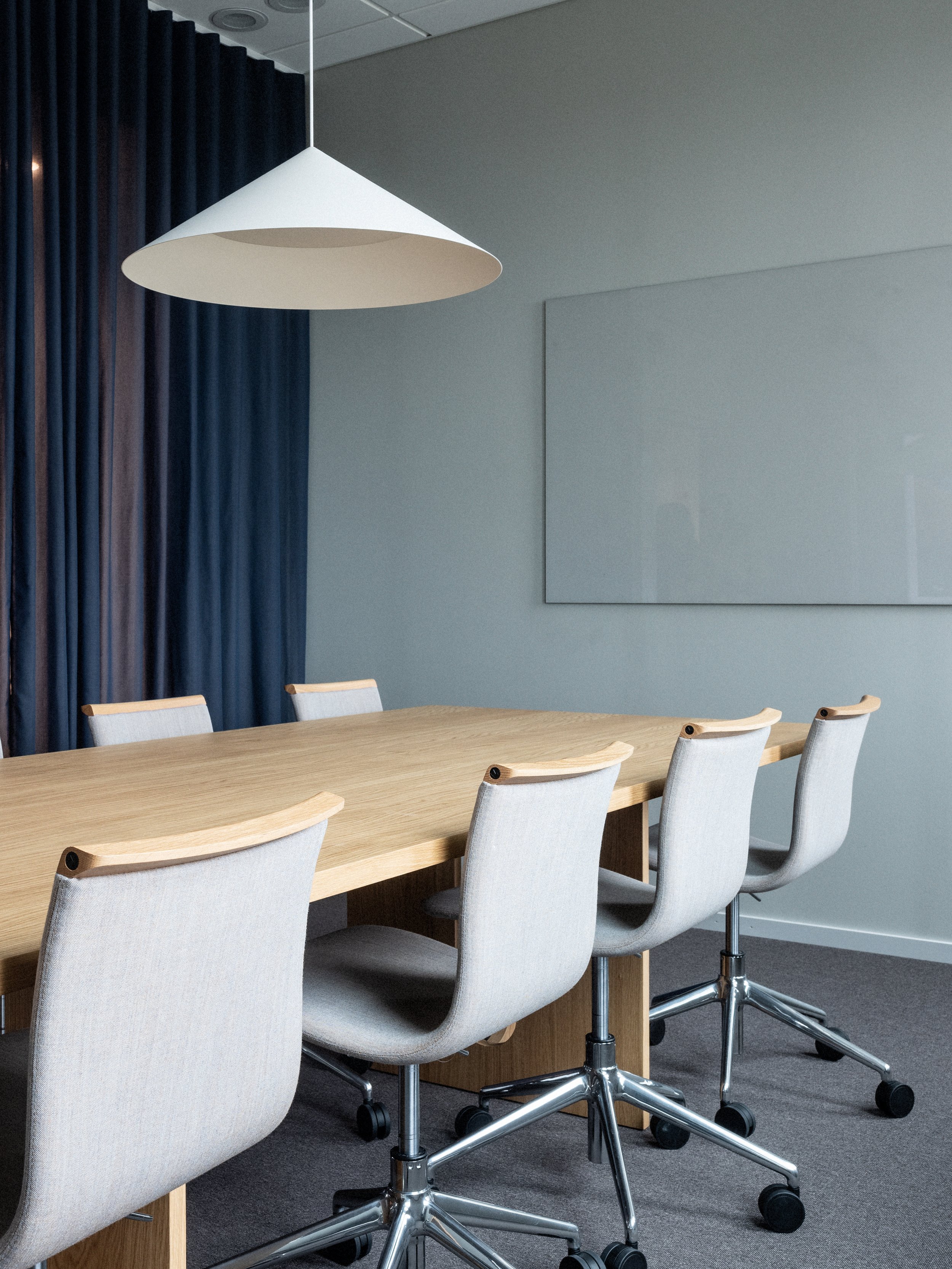 Sobert mötesrum hos Teraclouds huvudkontor i The Point Hyllie.