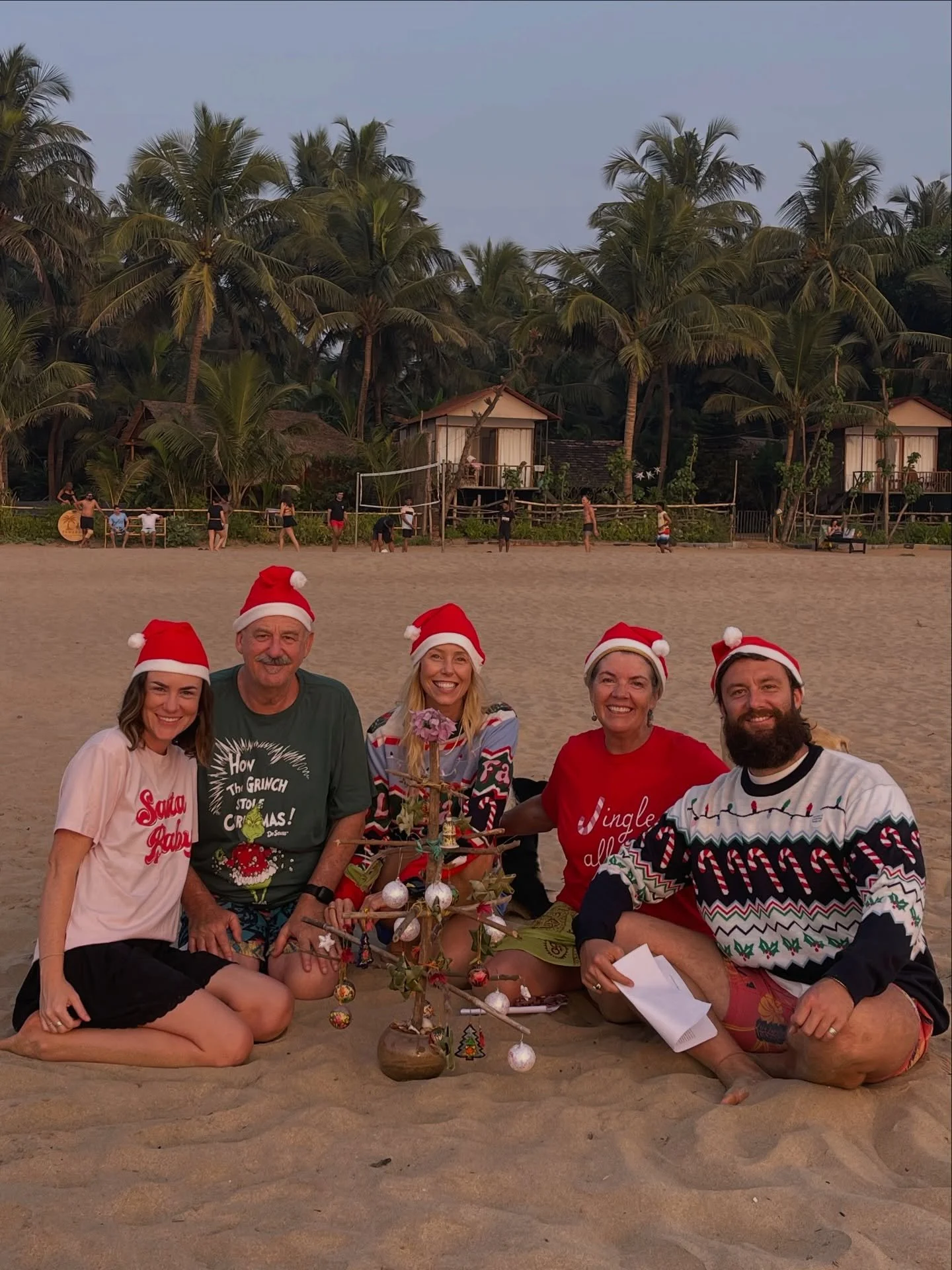 Merry Christmas from India 🇮🇳🎄
We hope you all had some beautiful Christmas days with your loved ones &hearts;️

In Denmark the traditions is to dance around the tree and sing Christmas carols - new to the Aussies, but we did it last year and they