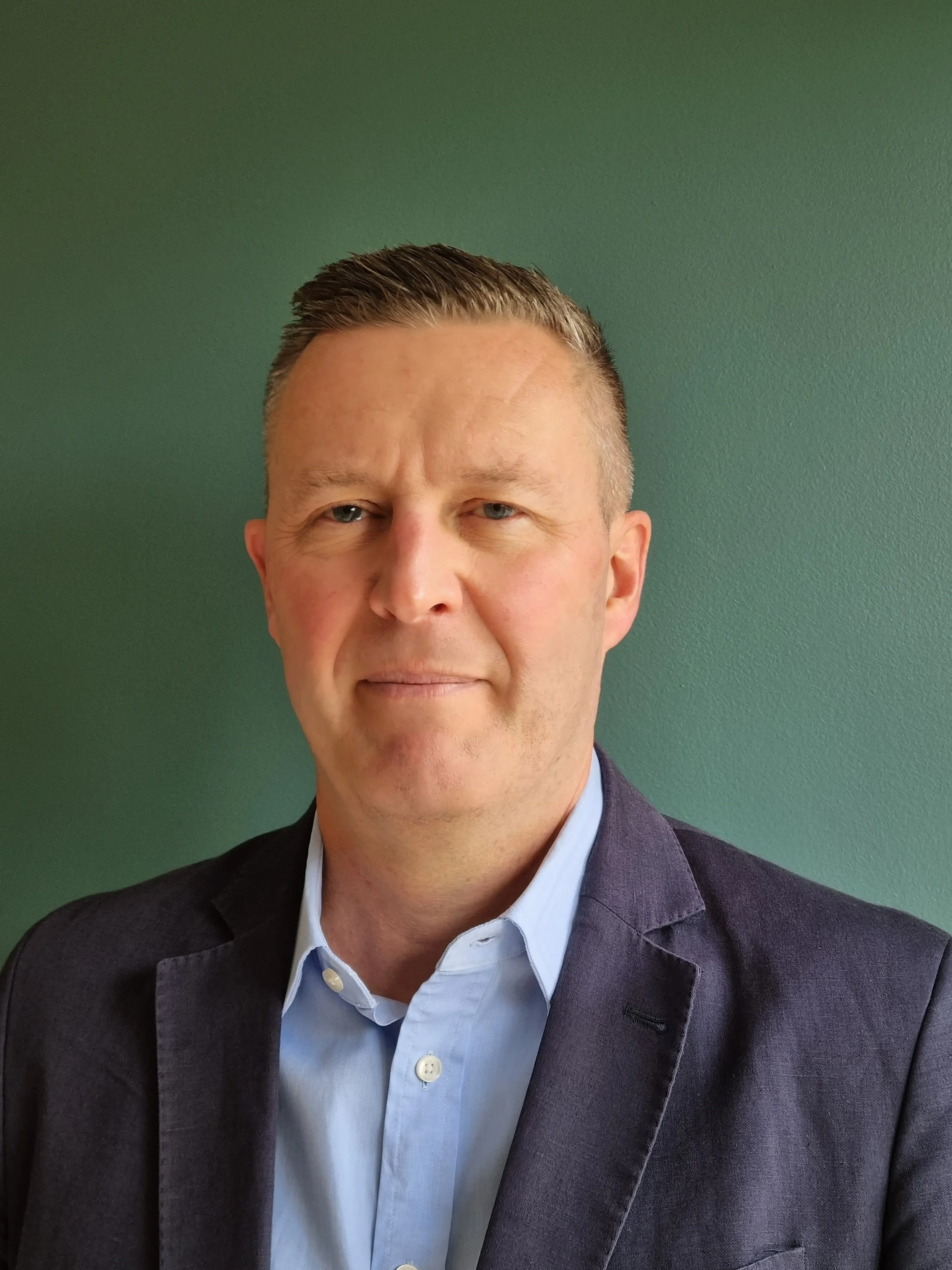 Craig Headshot - 20231004_133512.jpg