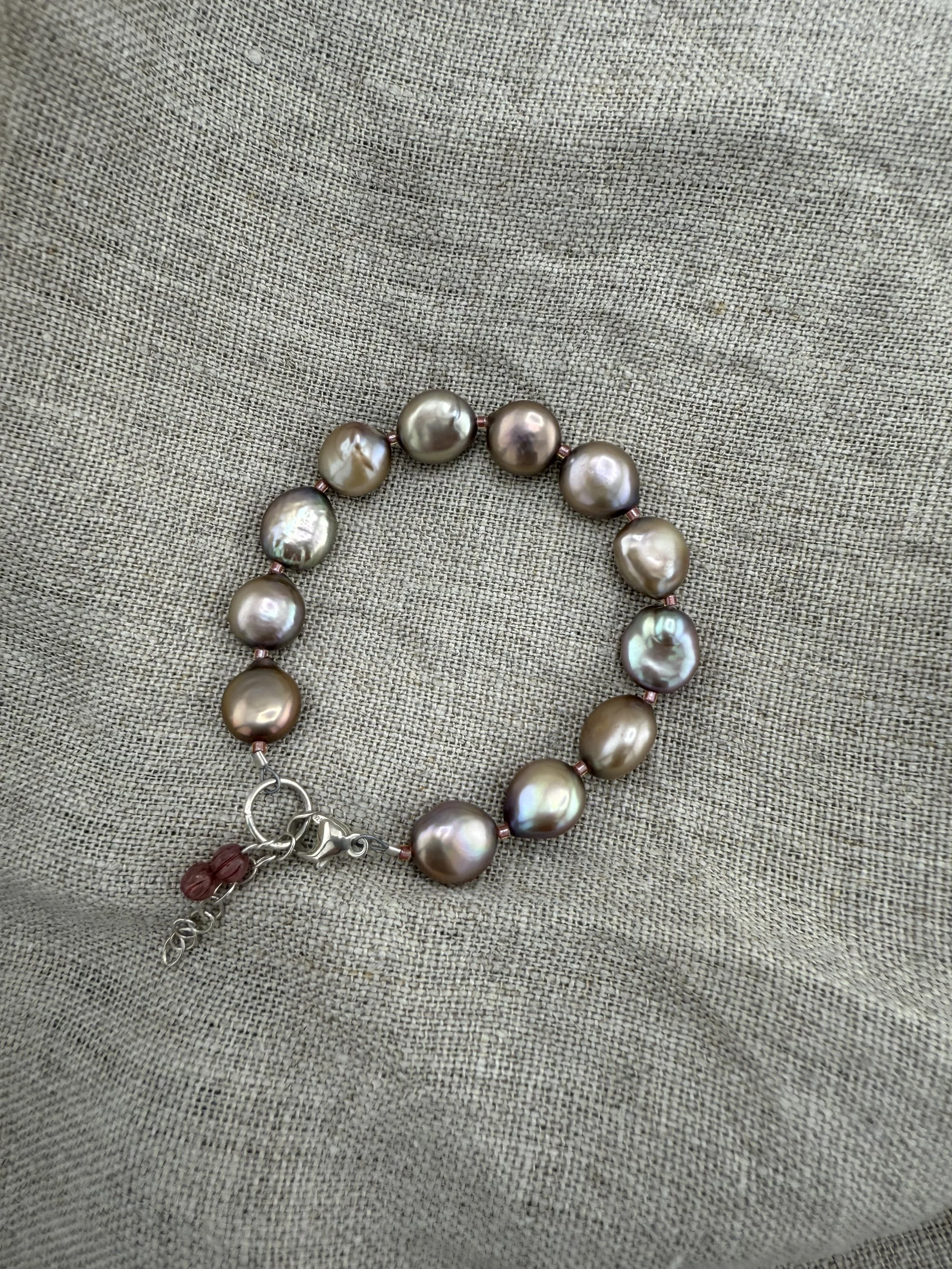 Drift Pearl Bracelet