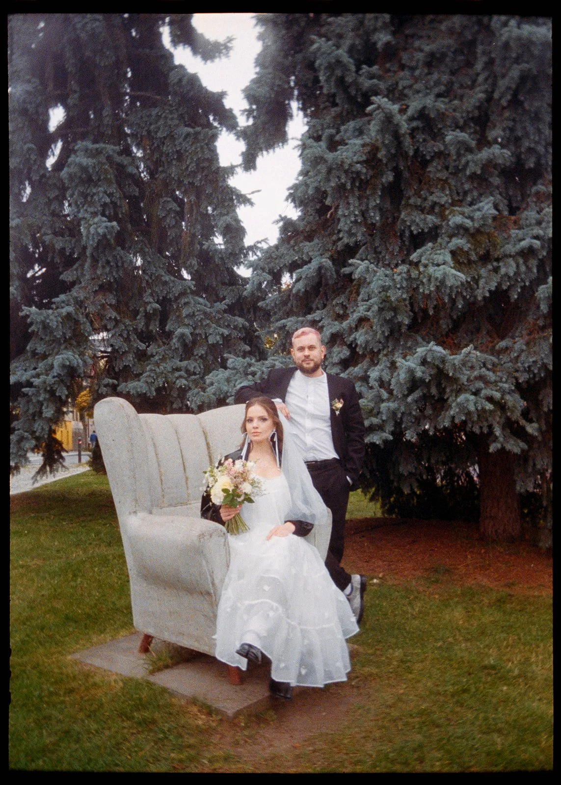 2024-10-25-Yulia-Pavel-Wedding-Amors-Not-Dead-Analog-0010_websize.jpg