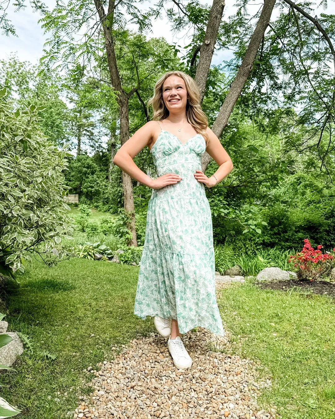 Grow, grow, grow!

During my spring term at Phillips Exeter Academy in 2024, I took a regenerative agriculture course with Dr. Goddard in the biology department. For our final assessment, we designed a regenerative garden for our backyards. I am hopi