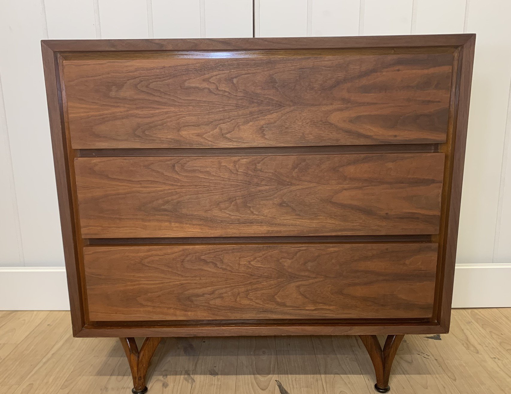 wood dresser.JPEG