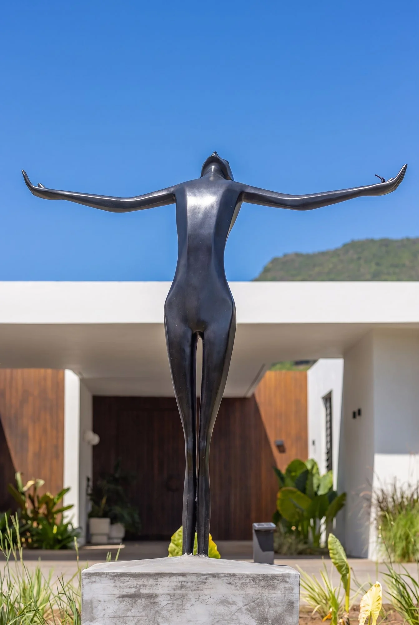 Sculpture at the entrance of Krono Residence in Mauritius