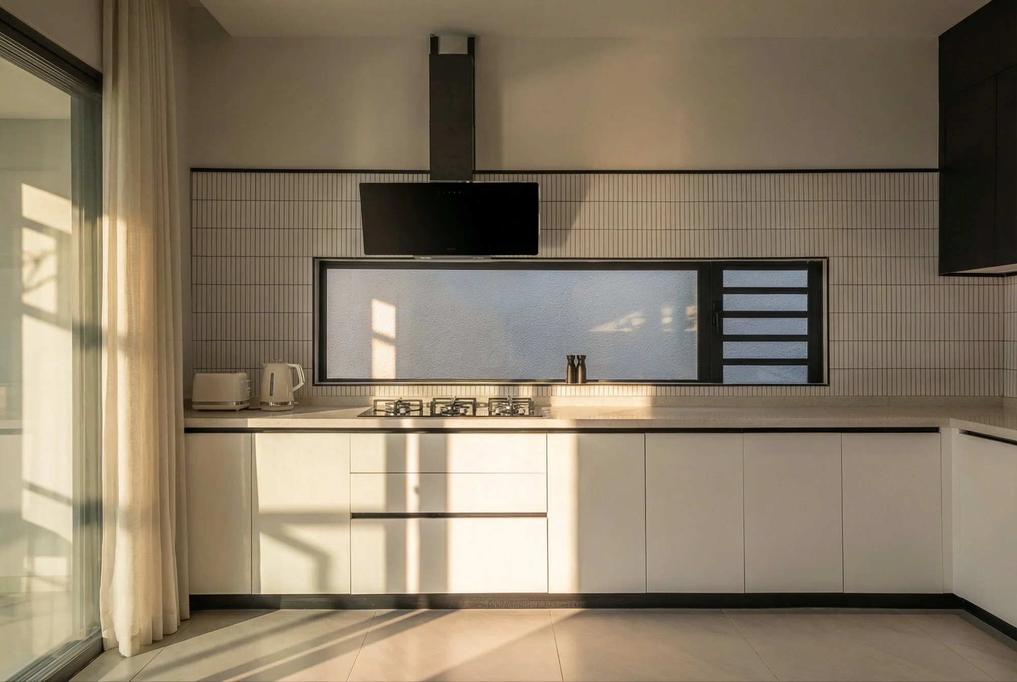 Villa Nino à Maurice, architecture minimaliste et lumière naturelle. Minimal contemporary villa architecture photography in Mauritius.