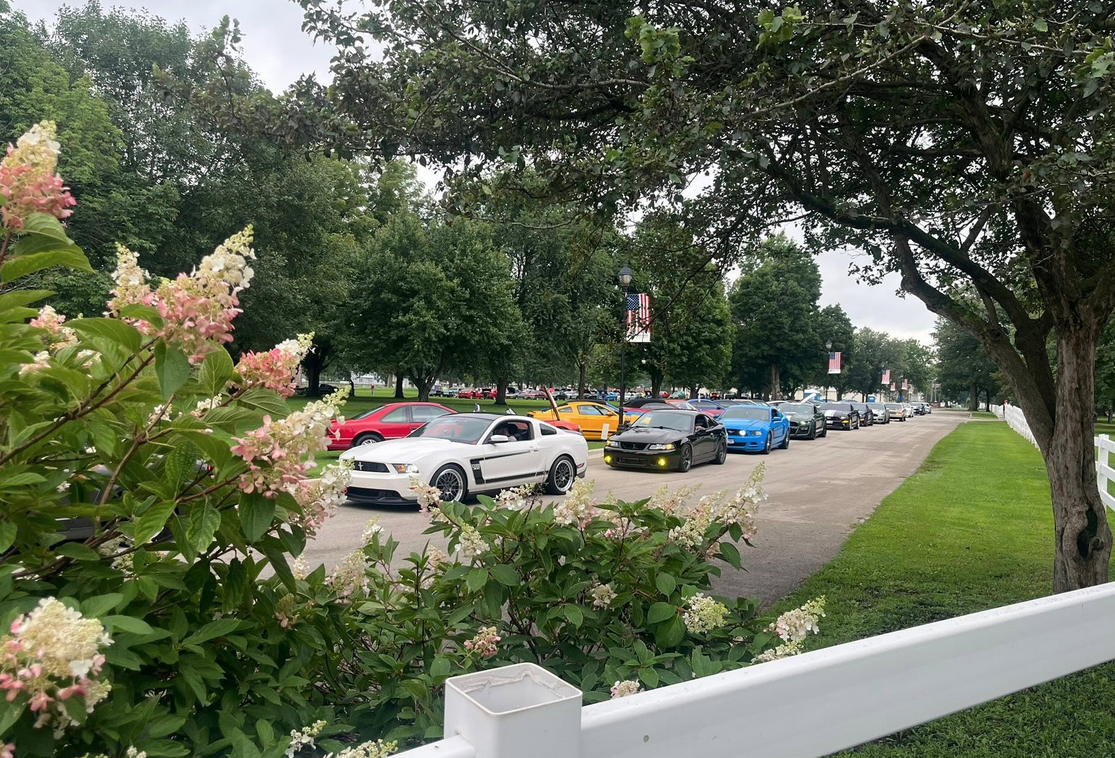 2026 Mustangs lined up waiting to get in.png