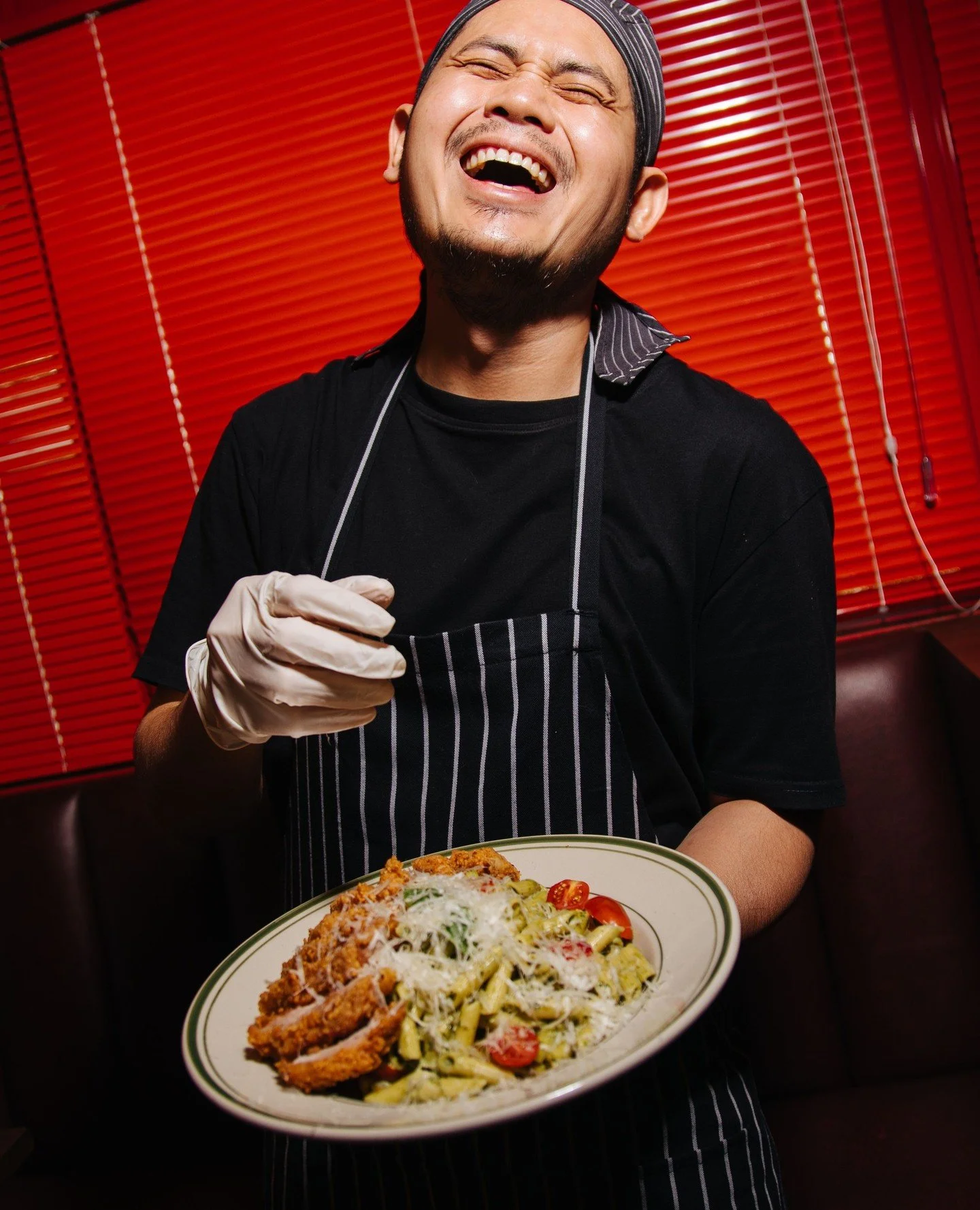 ⁠Fresh pesto, crispy chicken, and a very happy chef 👨🏻&zwj;🍳