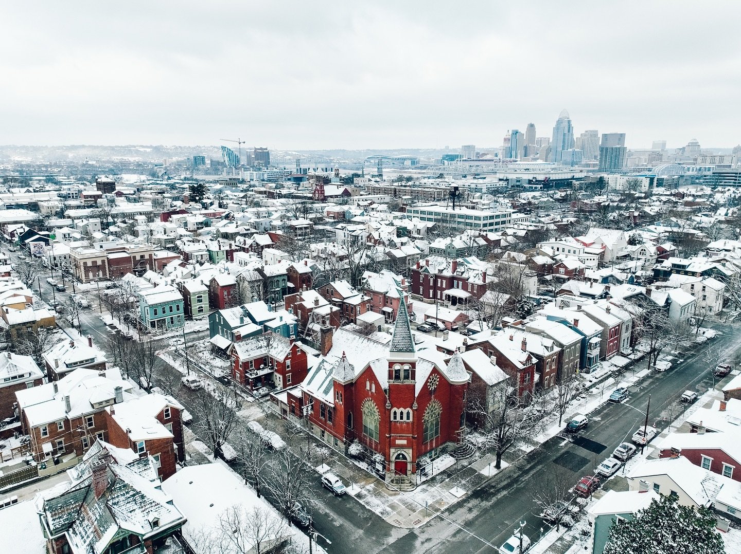 A very snowy morning in Newport, KY ⛪️❄️

📍Newport, KY
📸 @blondieaviation