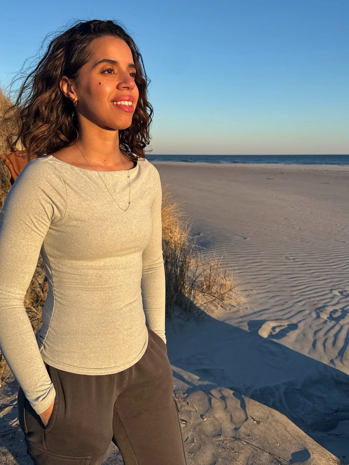 I&rsquo;m allowing life to meet me with ease.
Strong body. Calm nervous system. Open heart. 🤍