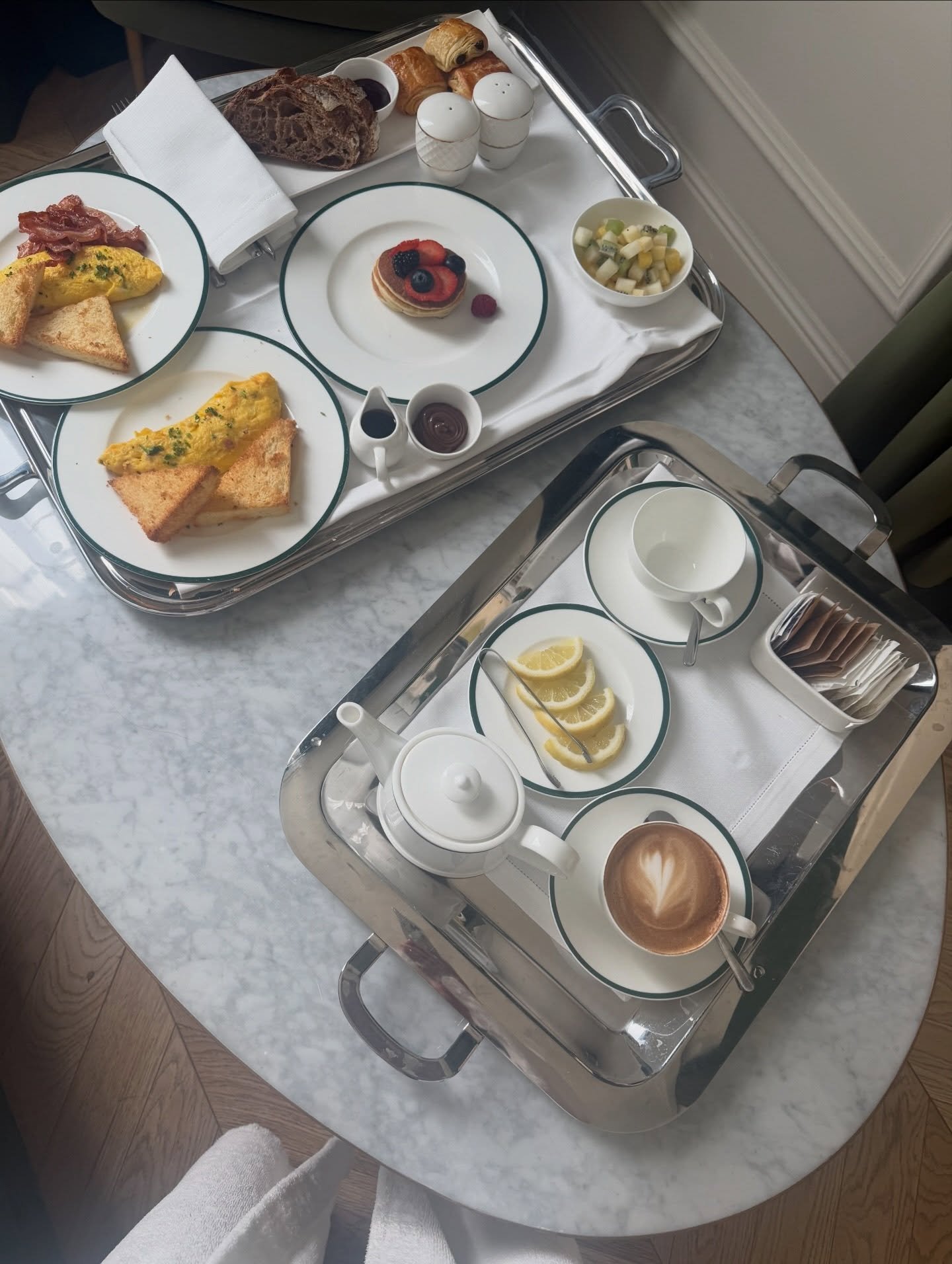 Cheers to more mornings like this 🍃 🤍