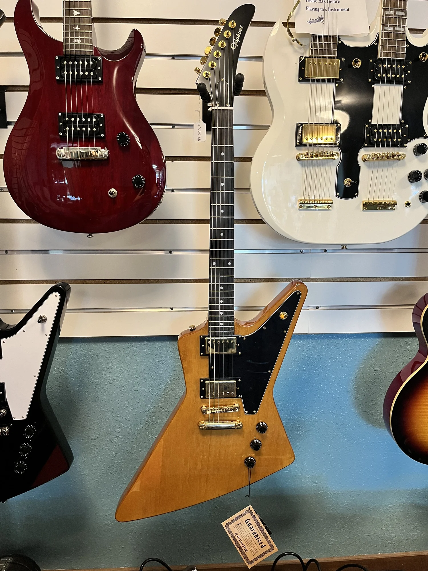 ギター Epiphone Korina Explorer Aged Natural Epiphone 1958 Korina Explorer Electric Guitar - Natural