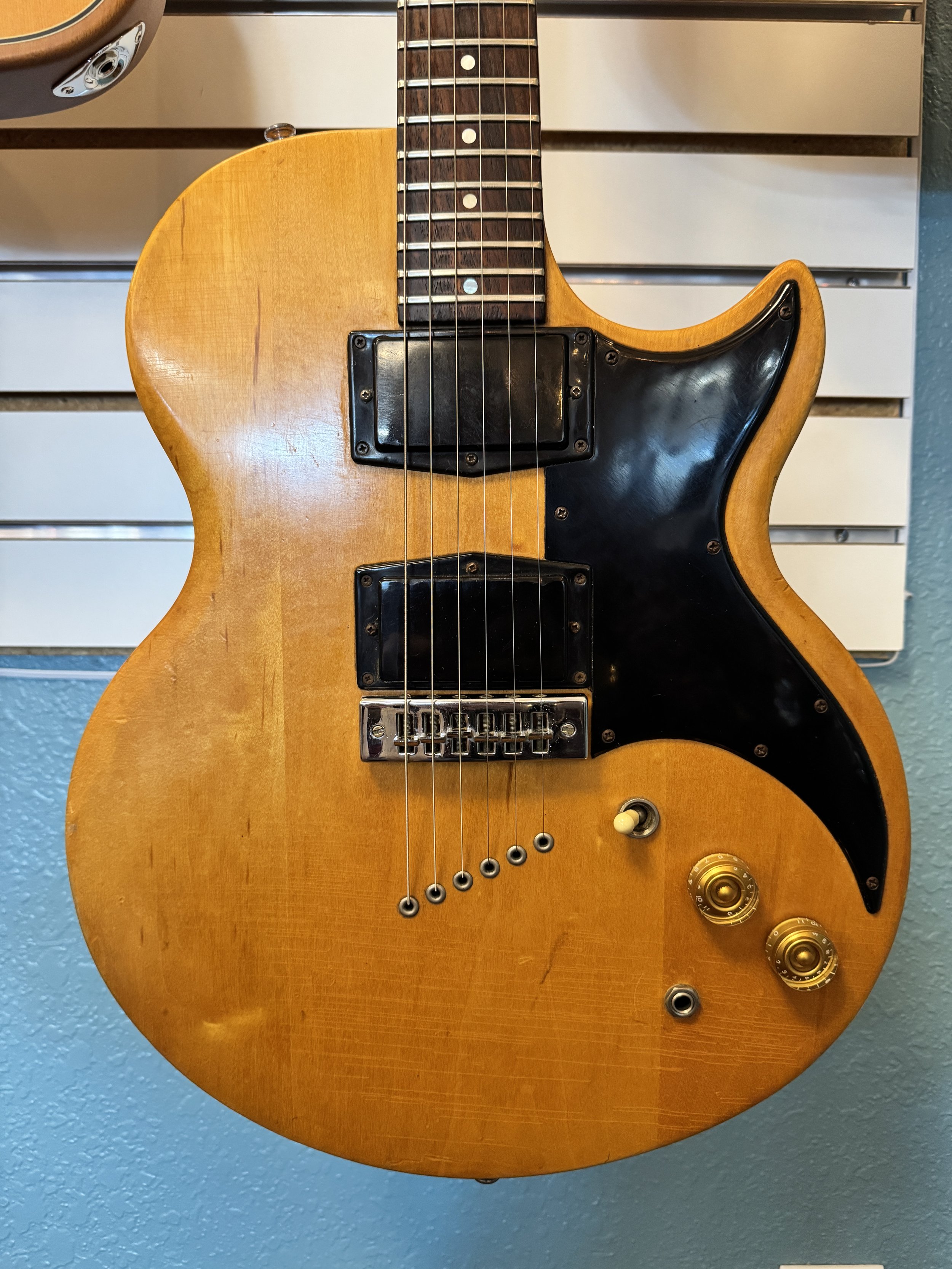 Gibson L6-S Deluxe Natural w/ Hard Case - CONSIGNMENT