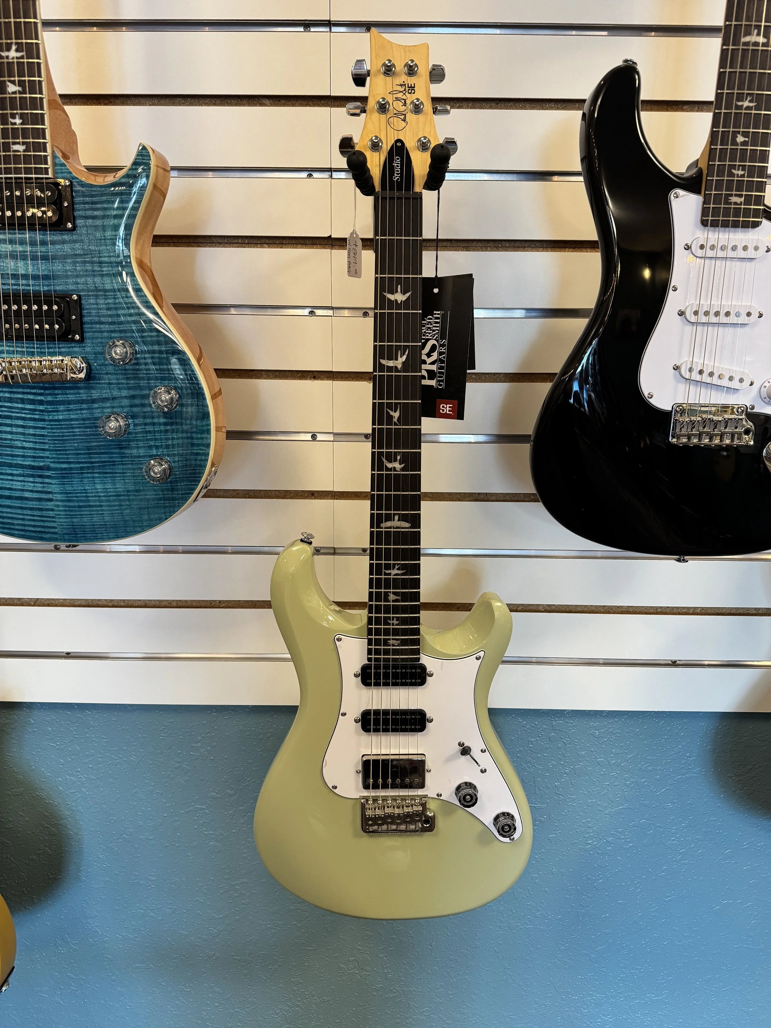 ギター squier FSR classicvibe60s jaguar SquierFSR Classic Vibe 60s Jaguar -Silver Sparkle-【Web