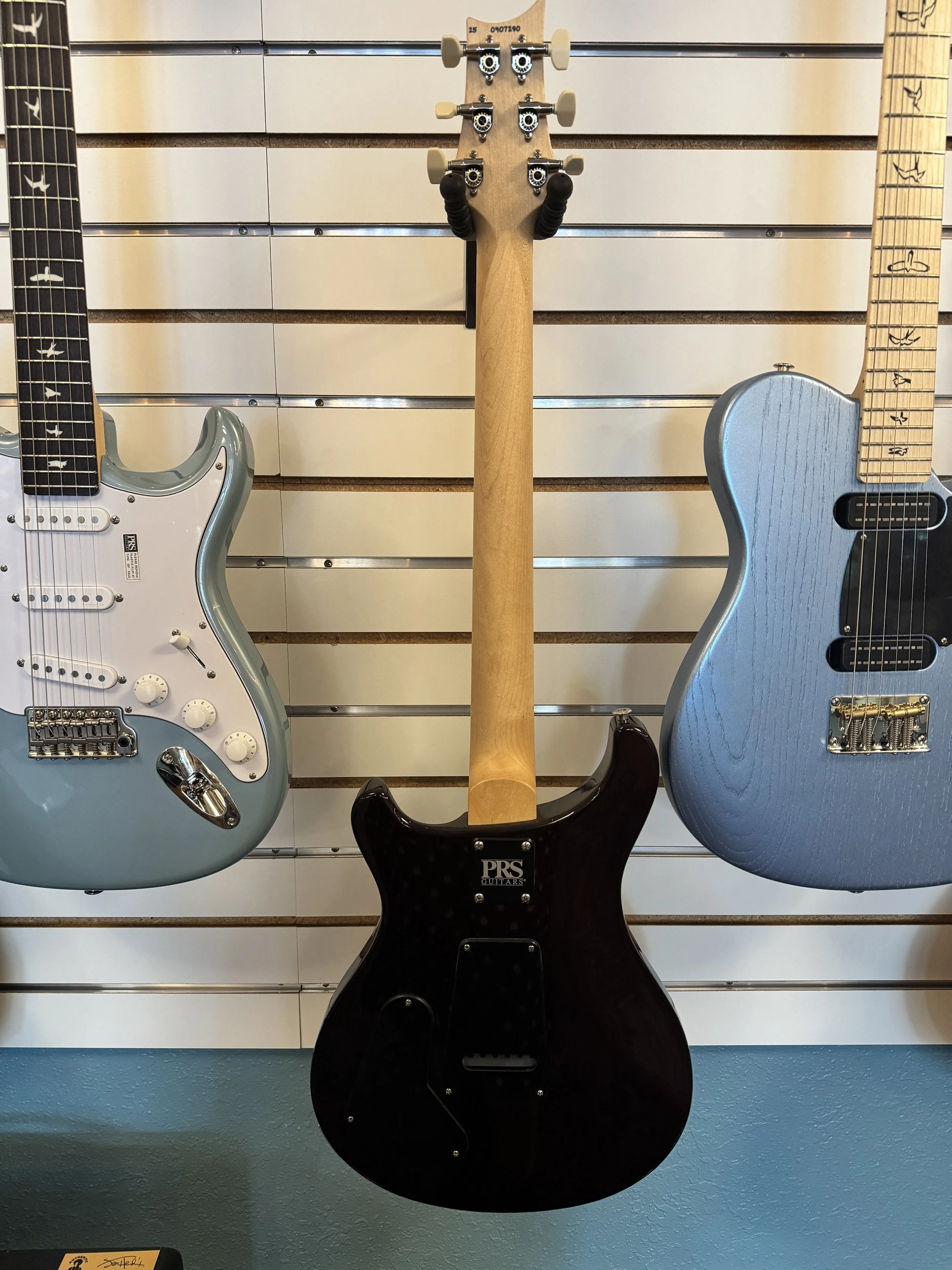 Squier FSR Classic Vibe '60s Jaguar — Art & Music | Music
