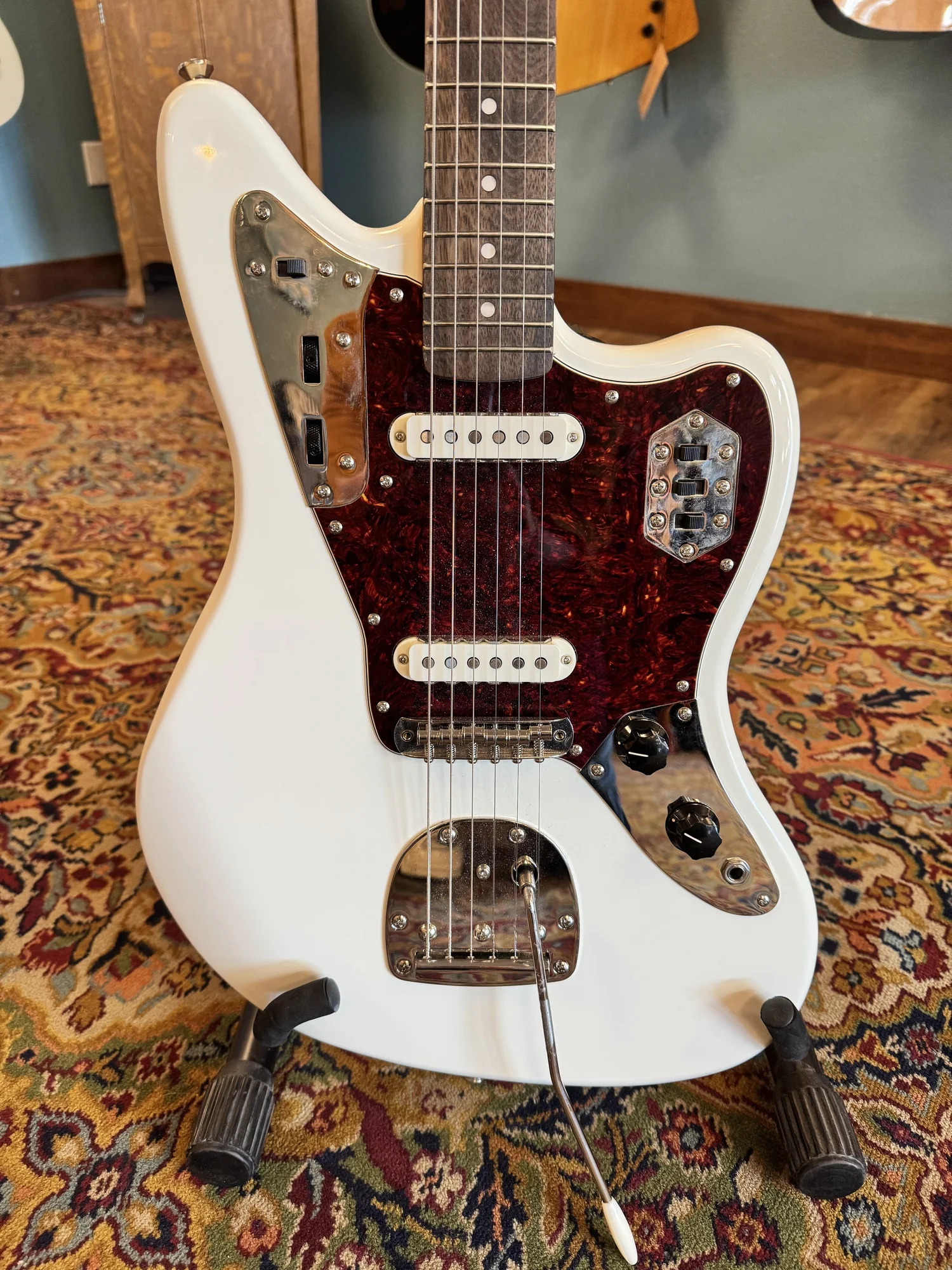 Squier FSR Classic Vibe '60s Jaguar — Art & Music - Your One