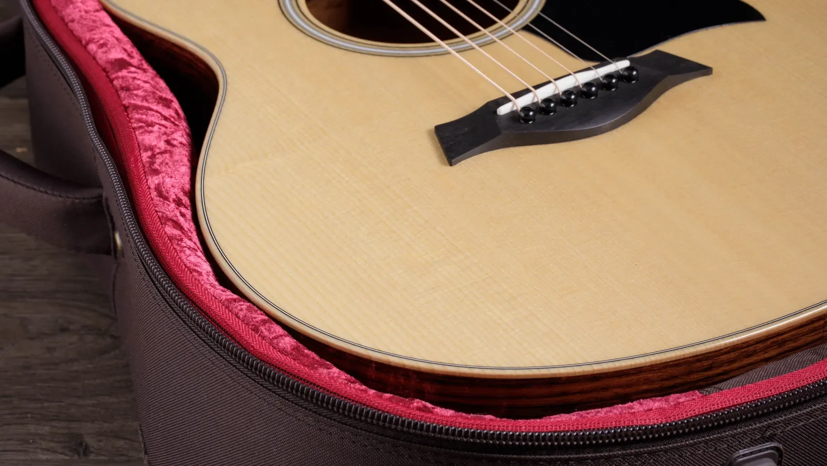 taylor-gs-mini-rw-plus-2209262334-gallery-14-2022.jpg.webp