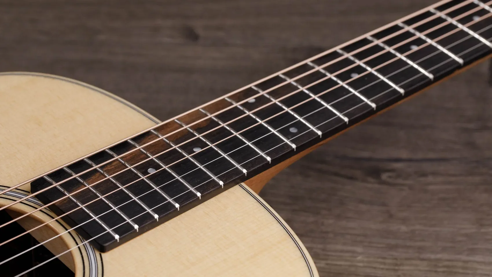 taylor-gs-mini-rw-plus-2209262334-gallery-08-2022.jpg.webp