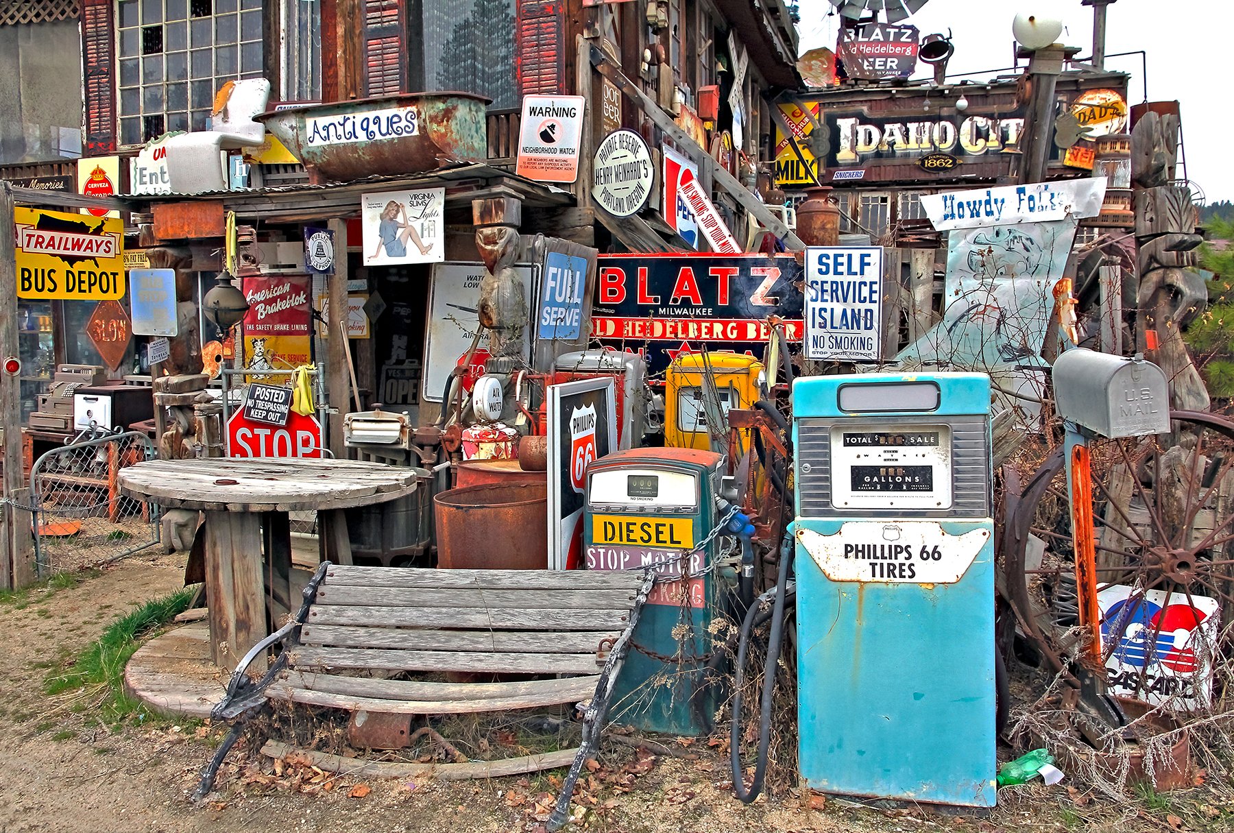 George Tchobanoglous, Antiques, Collectables, and Secondhand Stuff, inkjet print, 12 x 18 in