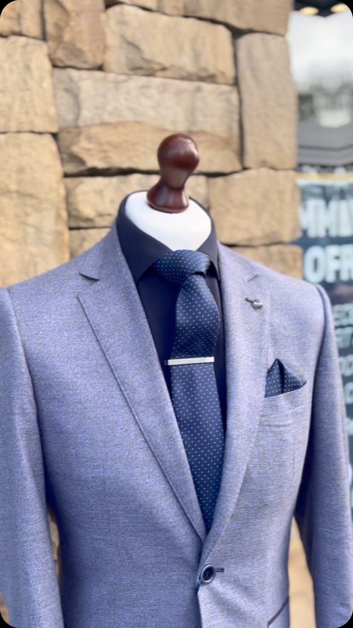 Level up your smart-casual game with our Tommy Bowe suit jackets – sharp style, effortless comfort. Ready when you are.
#tommybowe #mensstyle #paulmartinmenswear #smartcasualessentials #fyp #trendingreels #fashion