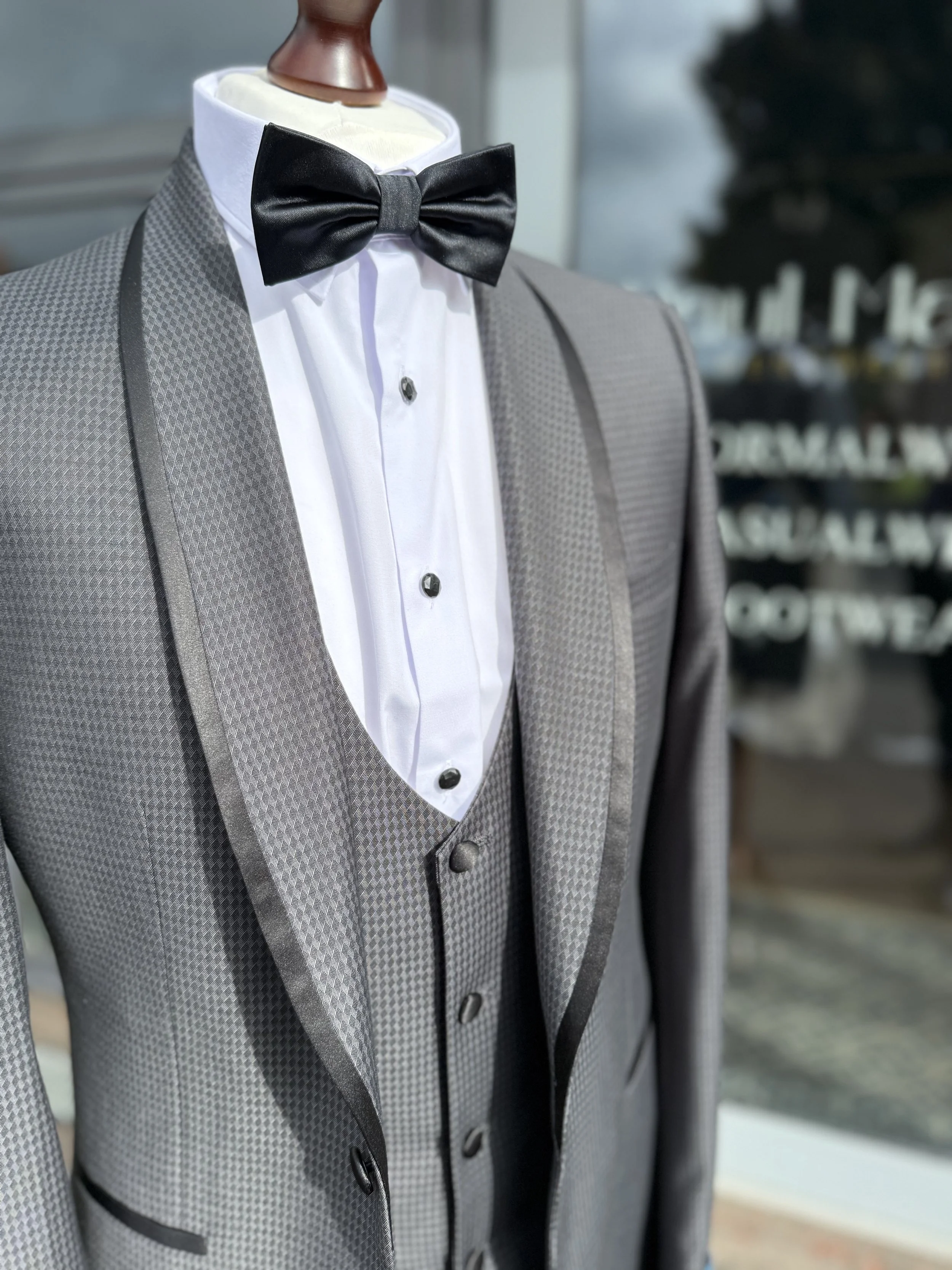 Spin Asher Tuxedo