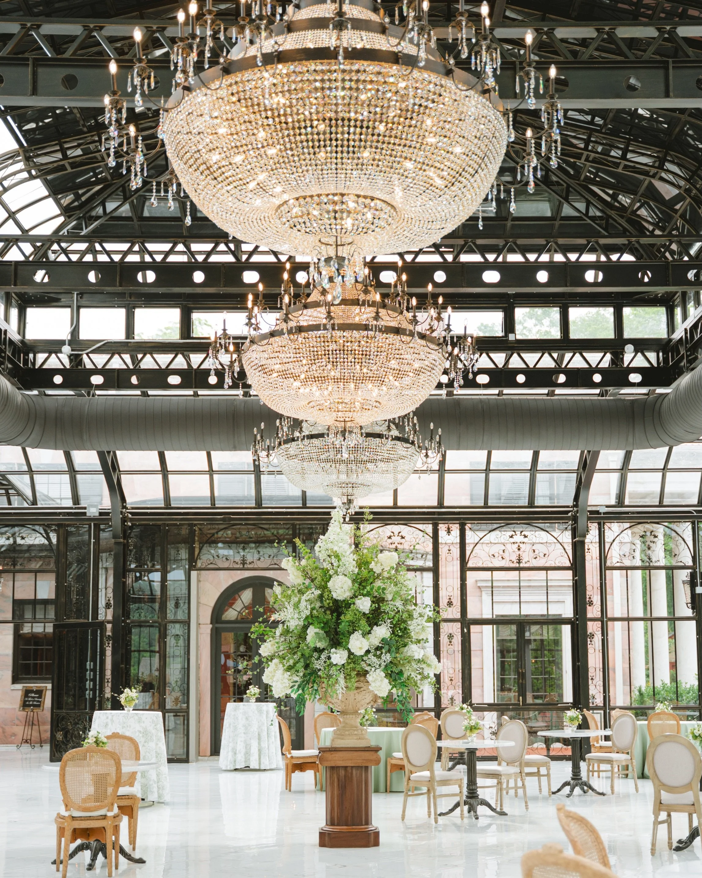 moments from elise and logan&rsquo;s wedding day on may 22nd!!!

a beautiful day at the tate house full of so much love and intention and lots of dancing. my favorite kinds of days 🫶🏼

associate shooting for @k.j.bstudios!!