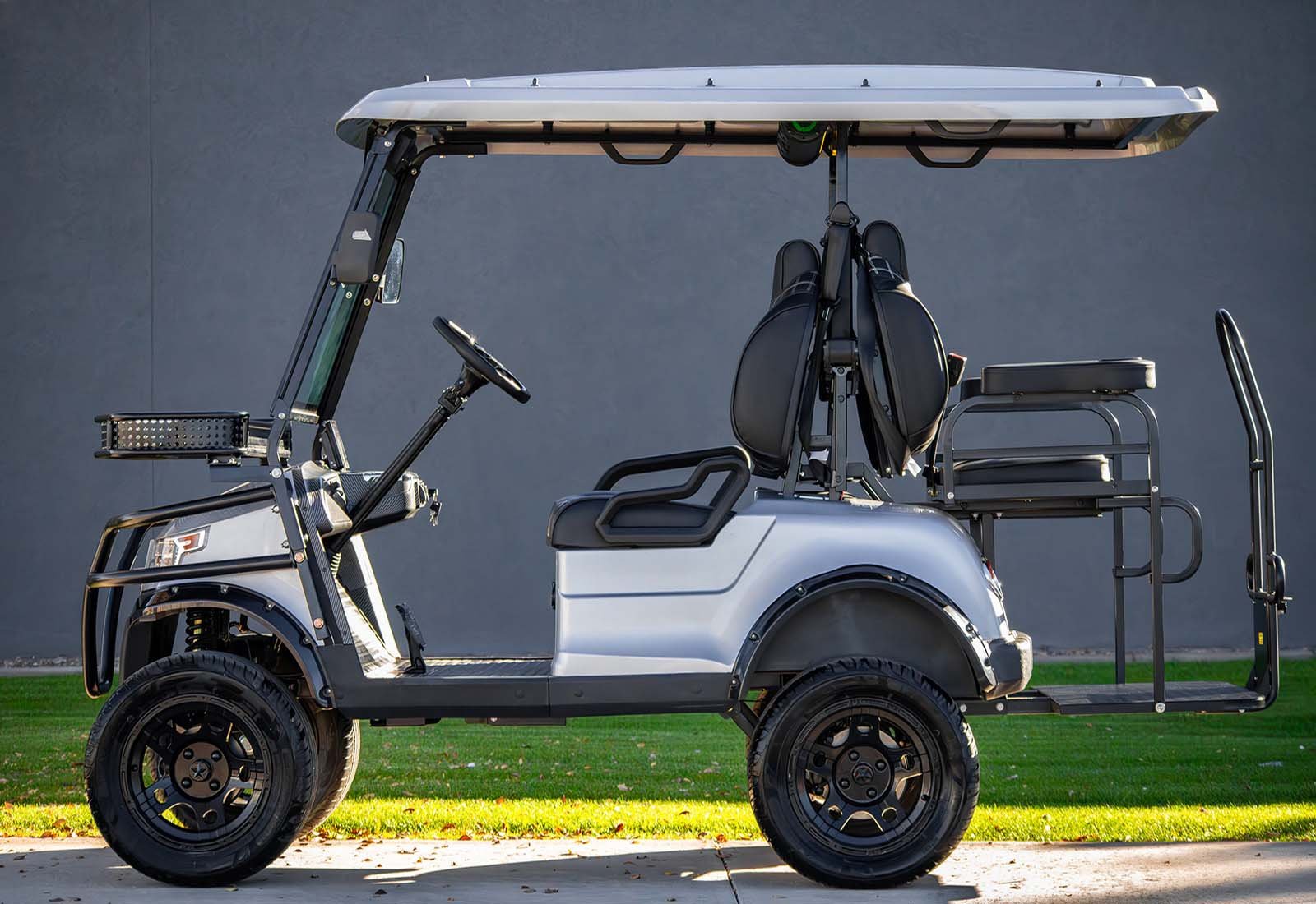 EPIC-E40L-Golf-Cart-3.jpg