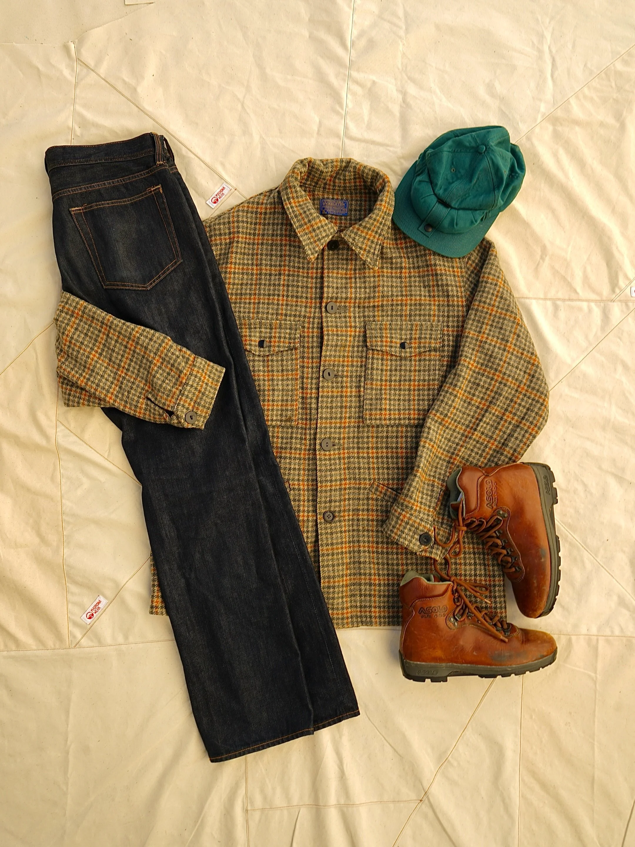 Madrona fits 10.21.26🔥 All pieces are first come, first serve🏃💨

Outfit 1:
- Deployable mosquitos net hat (Sold)
- Vintage Pendleton flannel (Sold)
- ASOLO hiking boots (Sold)
- Dark wash denim pants (Sold)
Outfit 2:
- Lightweight Patagonia zip up