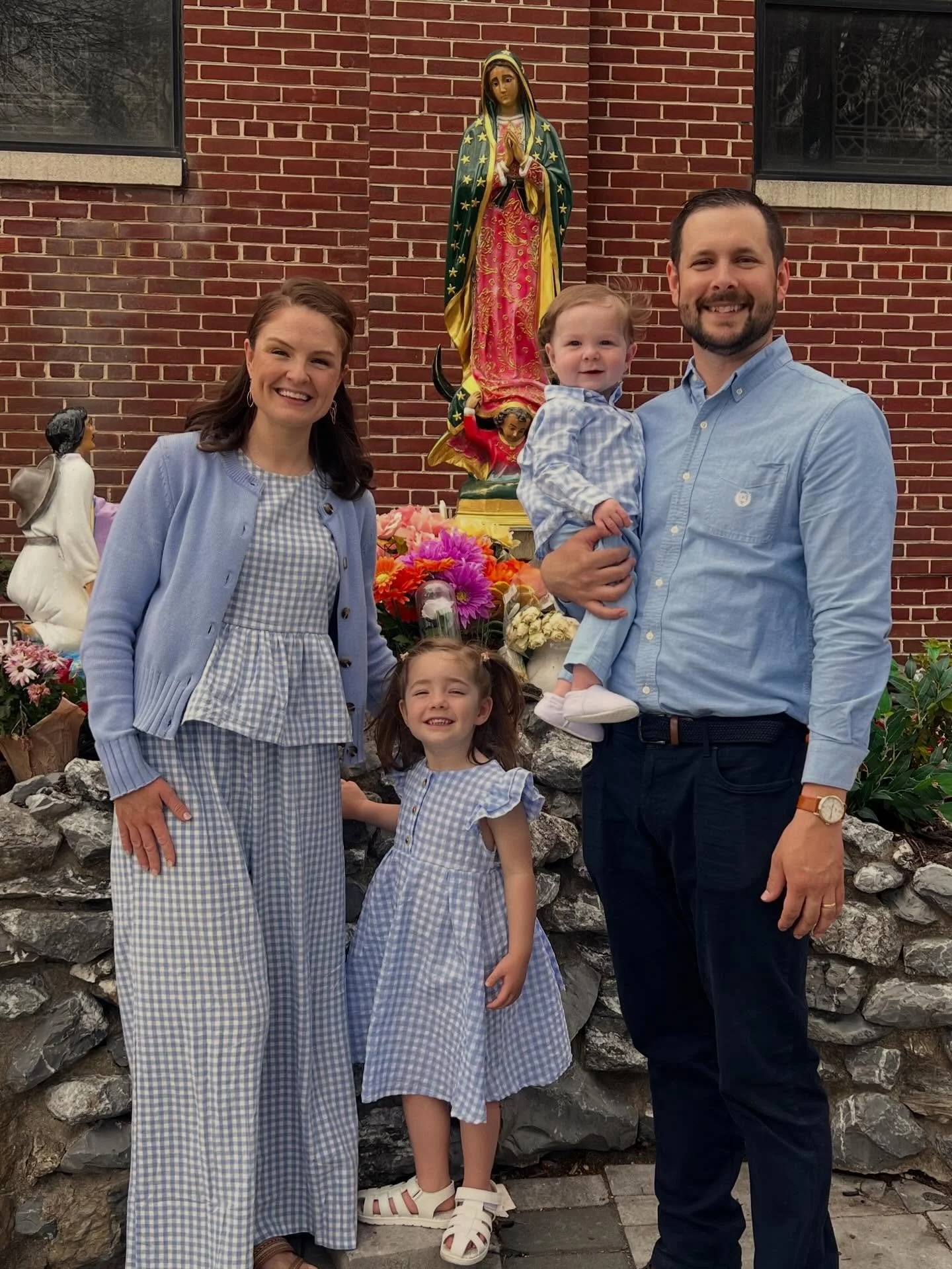 From our family to yours&hellip;Happy Easter! Lots to be thankful for from big smiles to Tootsie Pops that arrive at just the right moment! 🐣🙏🏻