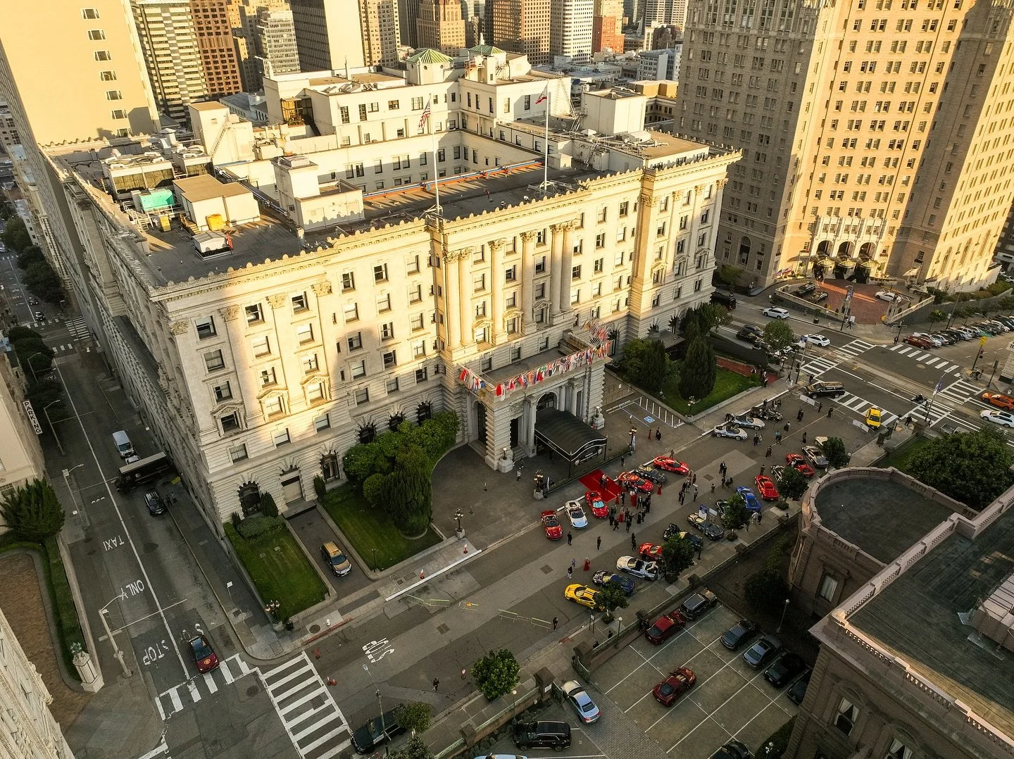 A visually stunning kickoff to a weekend of impact.

On October 23rd, the FOG RALLY 2025 Gala Fundraiser transformed the @FairmontSanFrancisco and San Francisco streets into a grand celebration of beauty, generosity, and purpose benefitting @makeawis