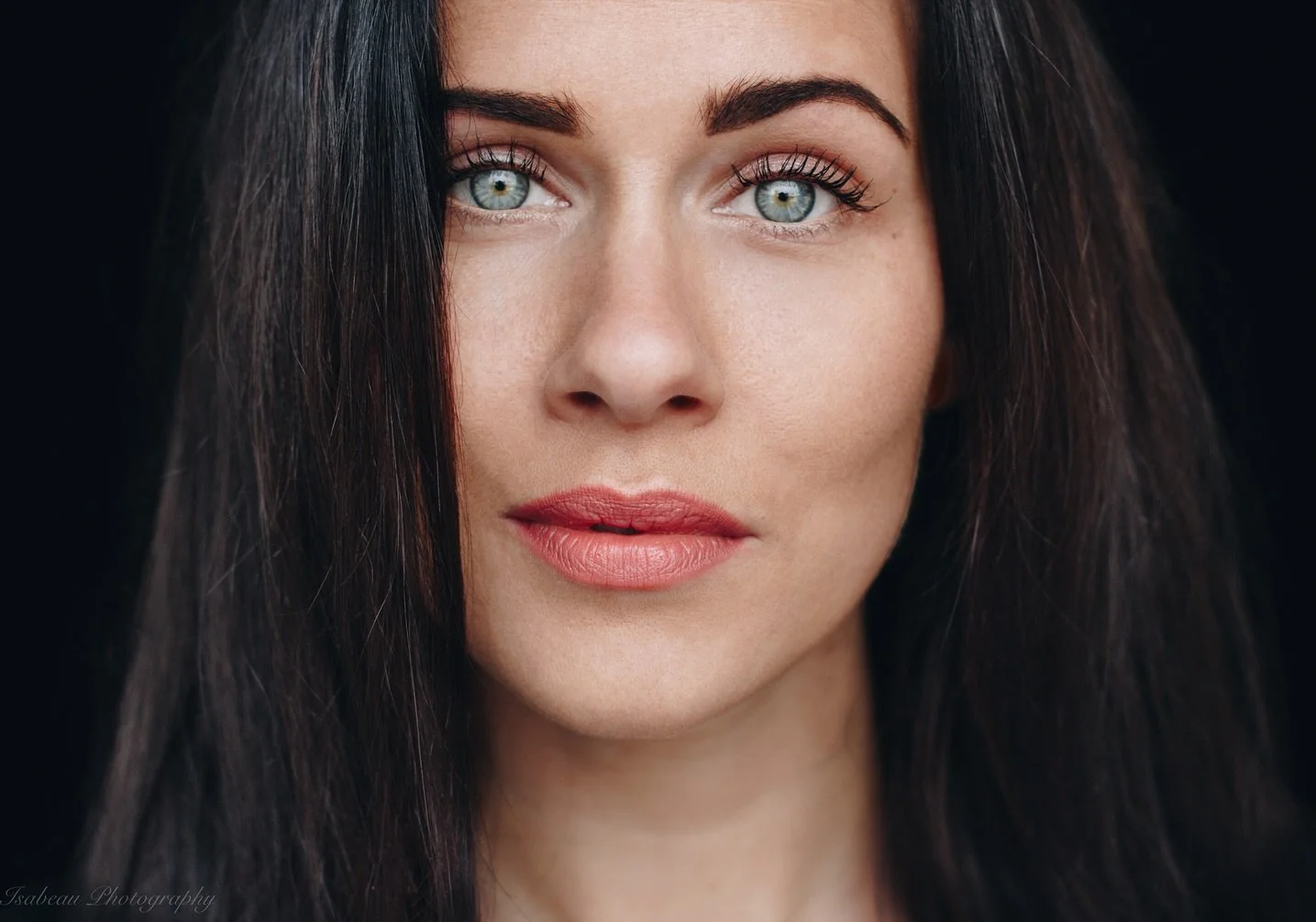 De prachtige close-up portretten van Anke, Iris, Lamara en Shanna 🤎

Toen ik net was begonnen met portretten maken zat er in elk pakket/shoot sowieso een close-up foto. Ik vind het een prachtig puur beeld waarin je net wat dieper in iemand zijn ziel