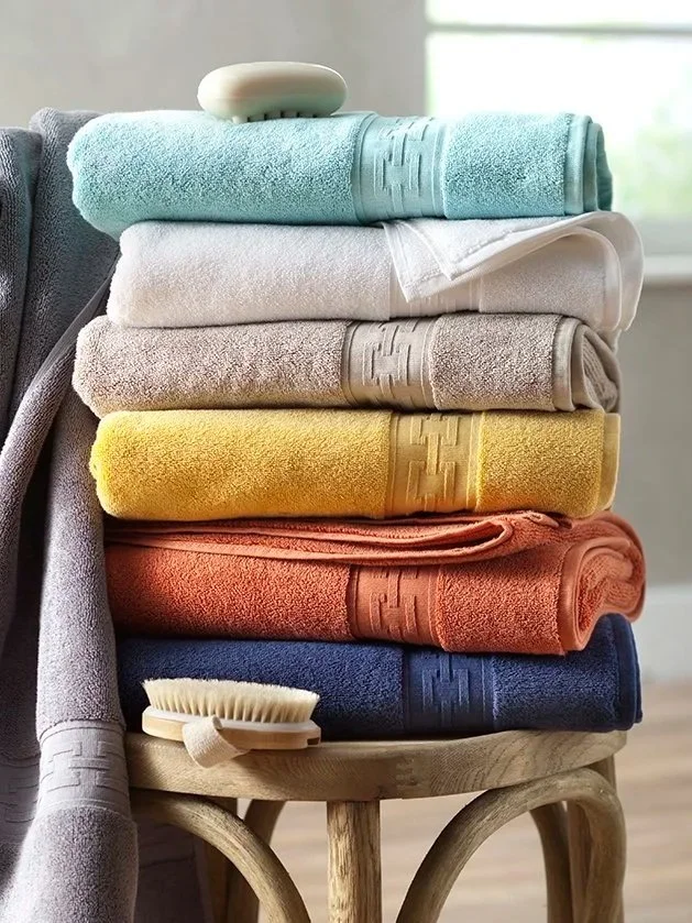 Laurenbennettstyling_softhome_towelstack.jpg